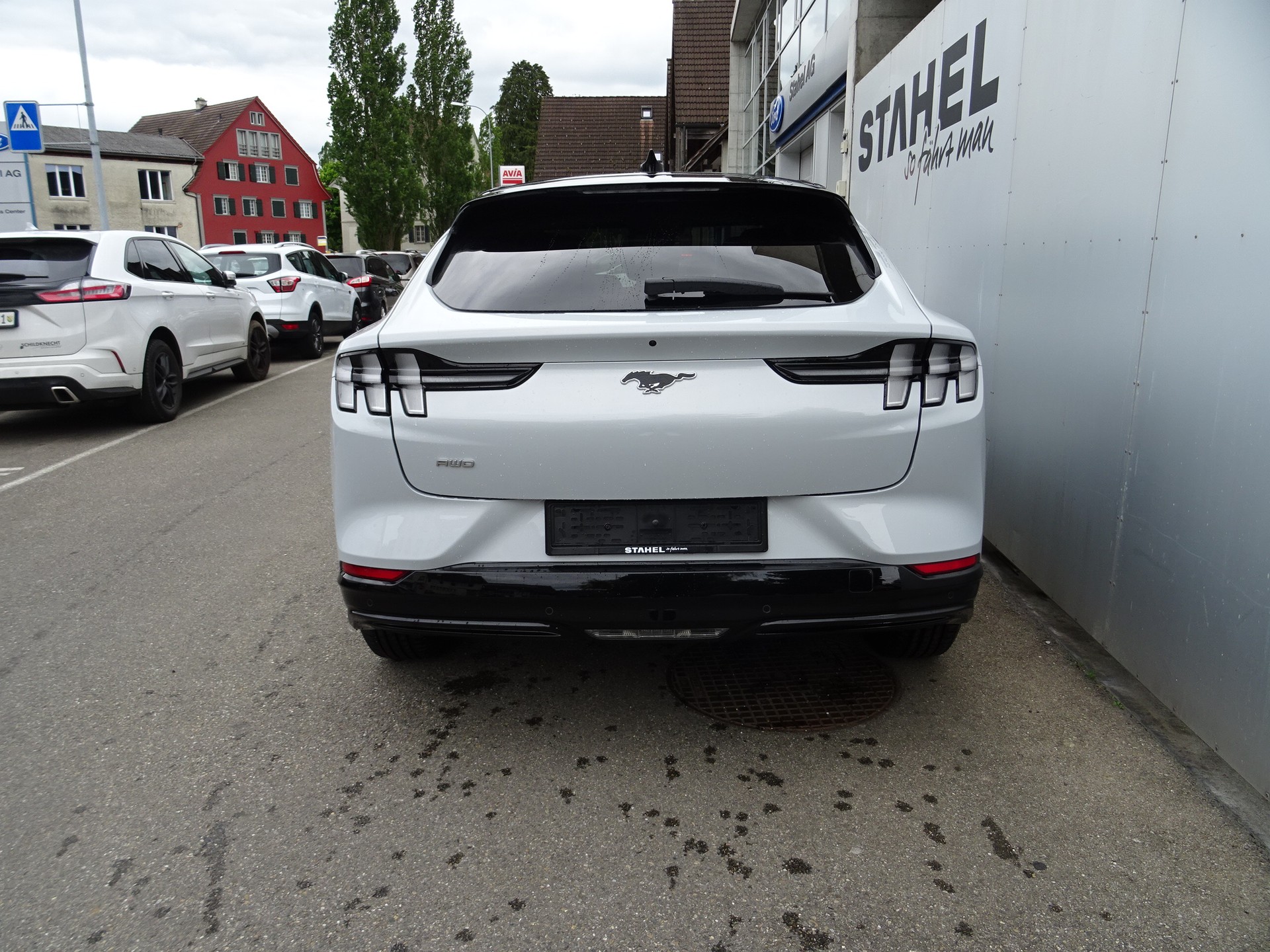 FORD Mustang Mach-E Extended AWD-image-3