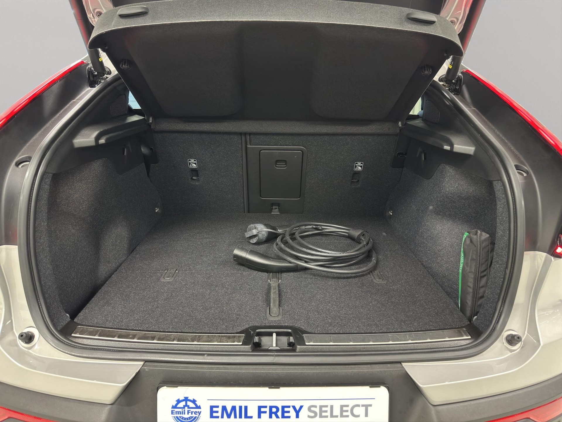 VOLVO C40 P8 Twin Recharge Ultimate AWD-image-12