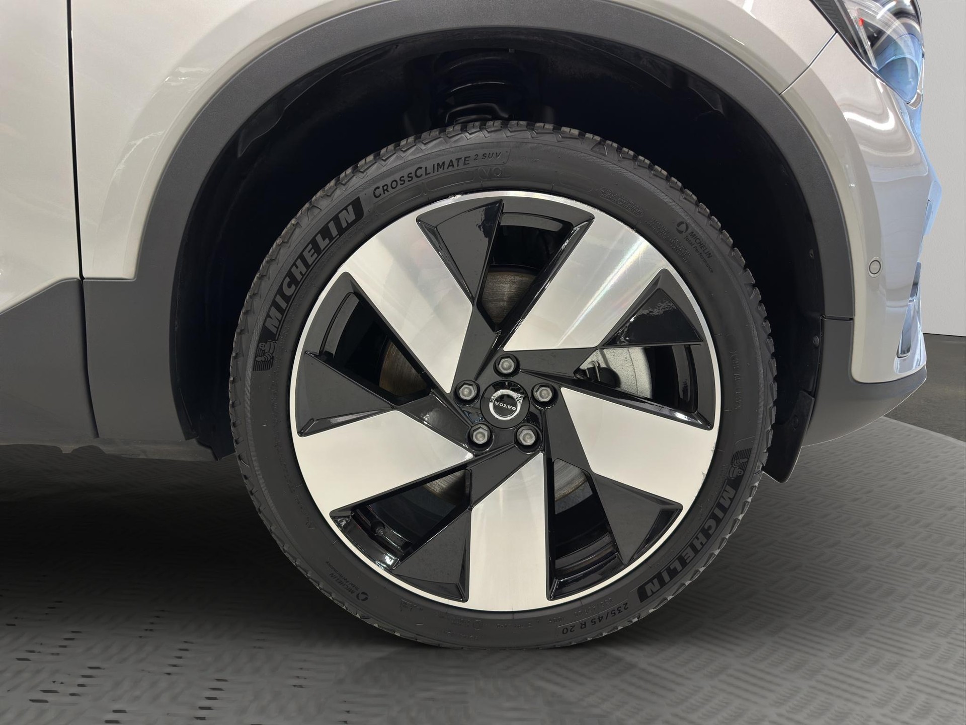 VOLVO C40 P8 Twin Recharge Ultimate AWD-image-11
