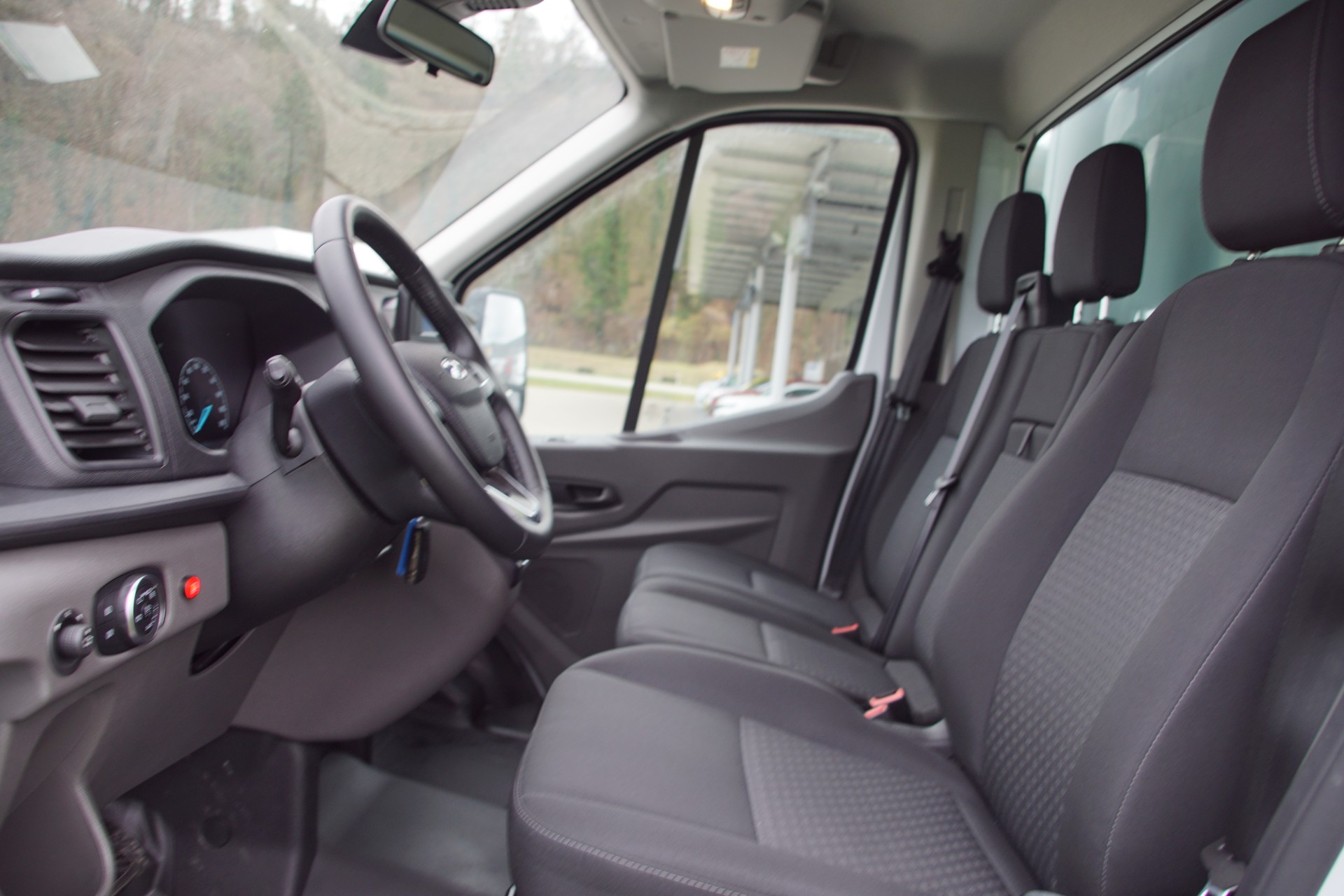 FORD Transit 350 L4 Trend 2.0 TDCi FWD Koffer mit Hebebühne-image-11