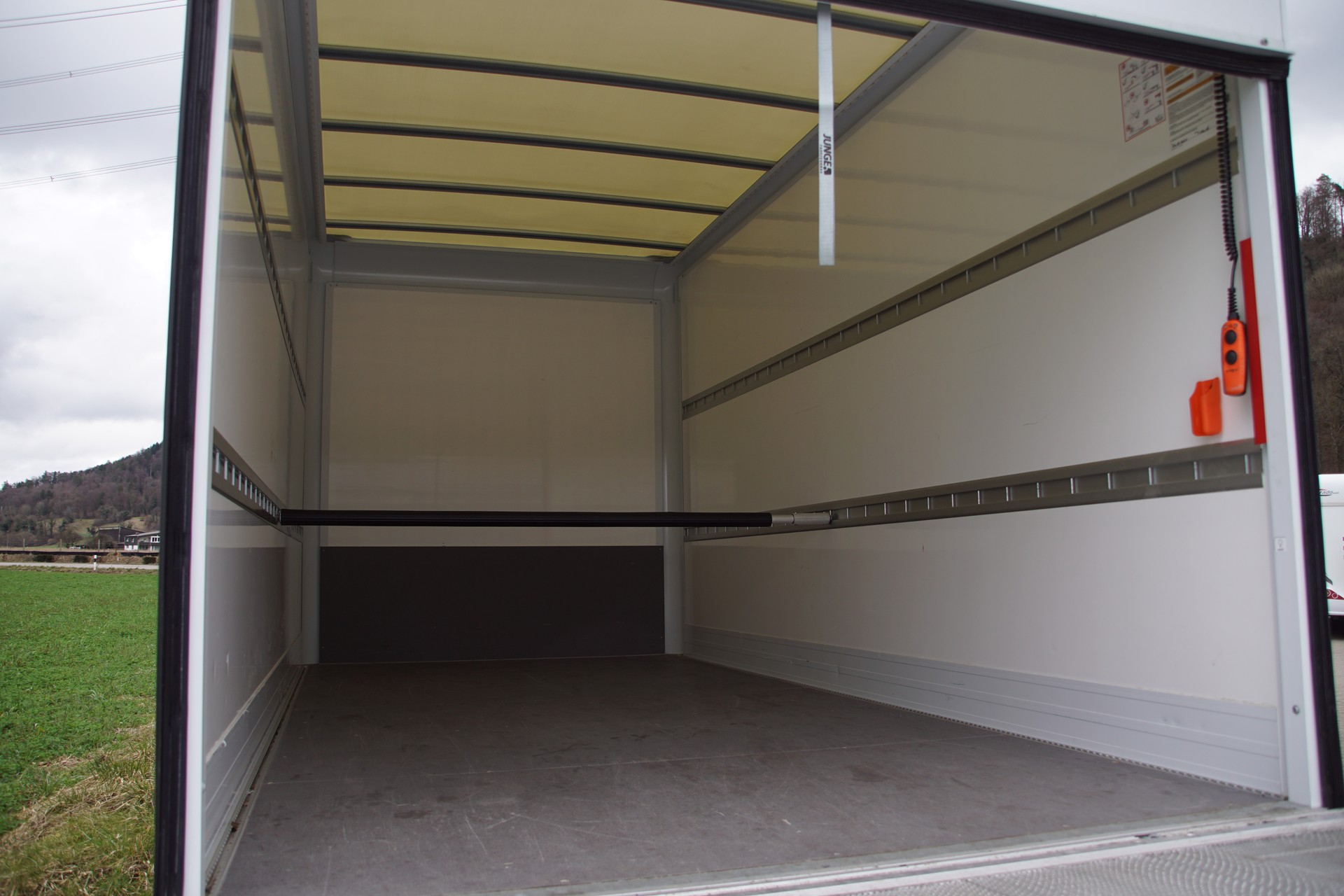 FORD Transit 350 L4 Trend 2.0 TDCi FWD Koffer mit Hebebühne-image-5
