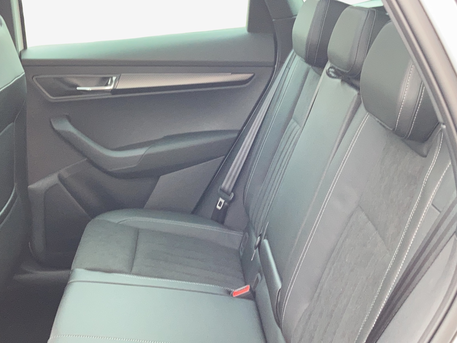 SKODA Karoq 2.0 TSI SportLine 4x4 DSG-image-11