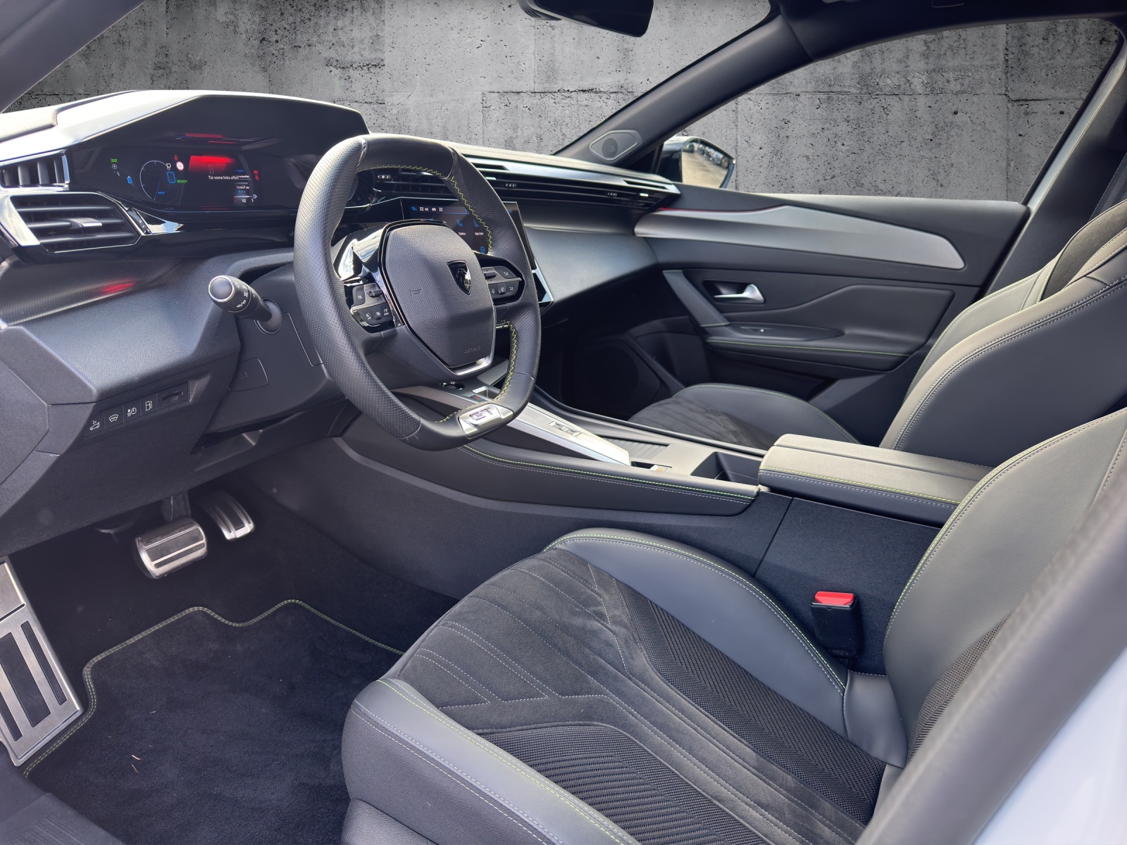 PEUGEOT 308 SW 1.6 PHEV 180 GT-image-19
