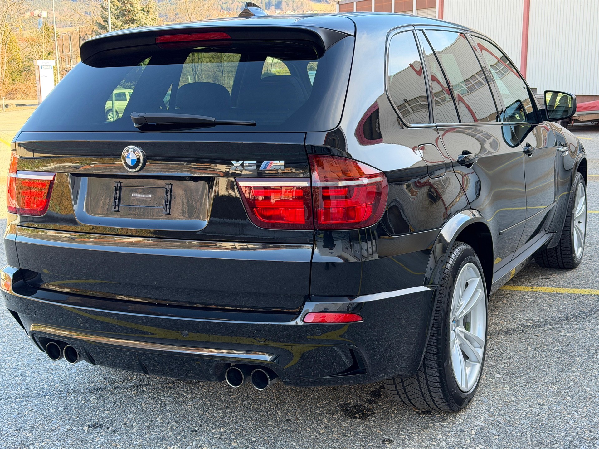 BMW X5M-image-3