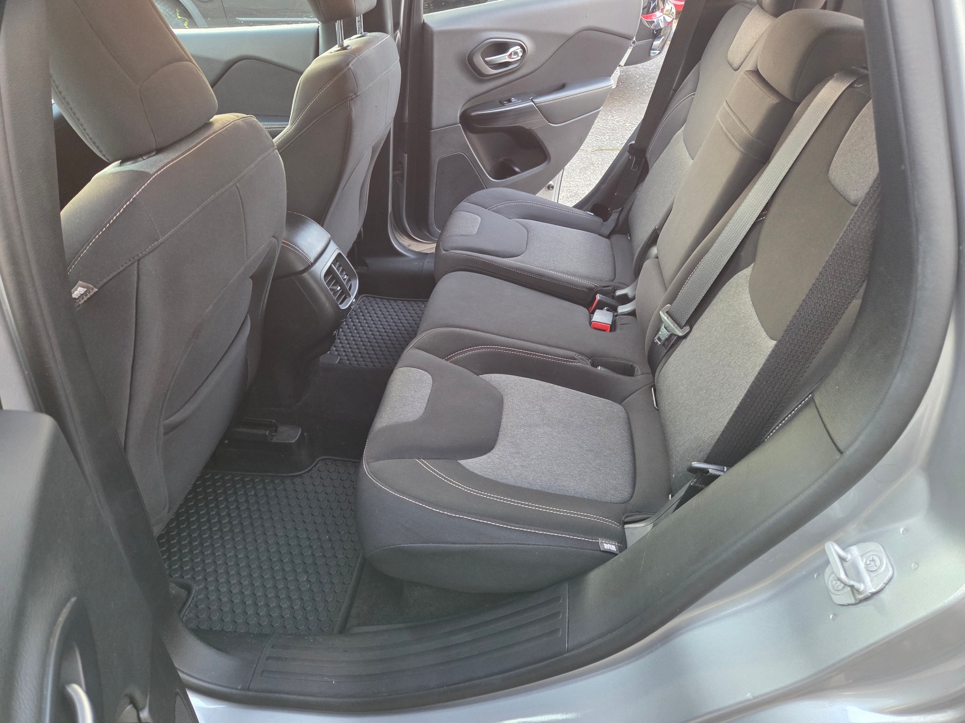 JEEP Cherokee 3.2 Limited AWD 9ATX-image-13