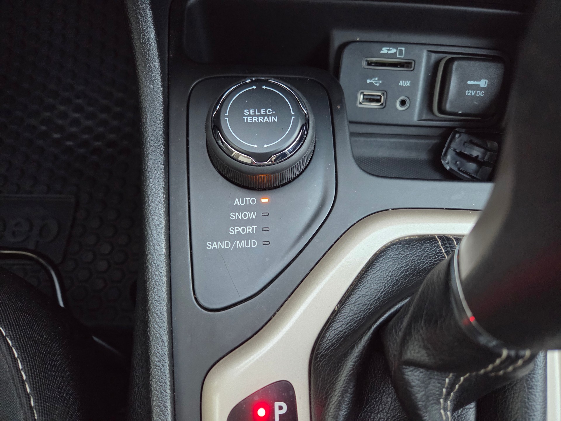 JEEP Cherokee 3.2 Limited AWD 9ATX-image-19
