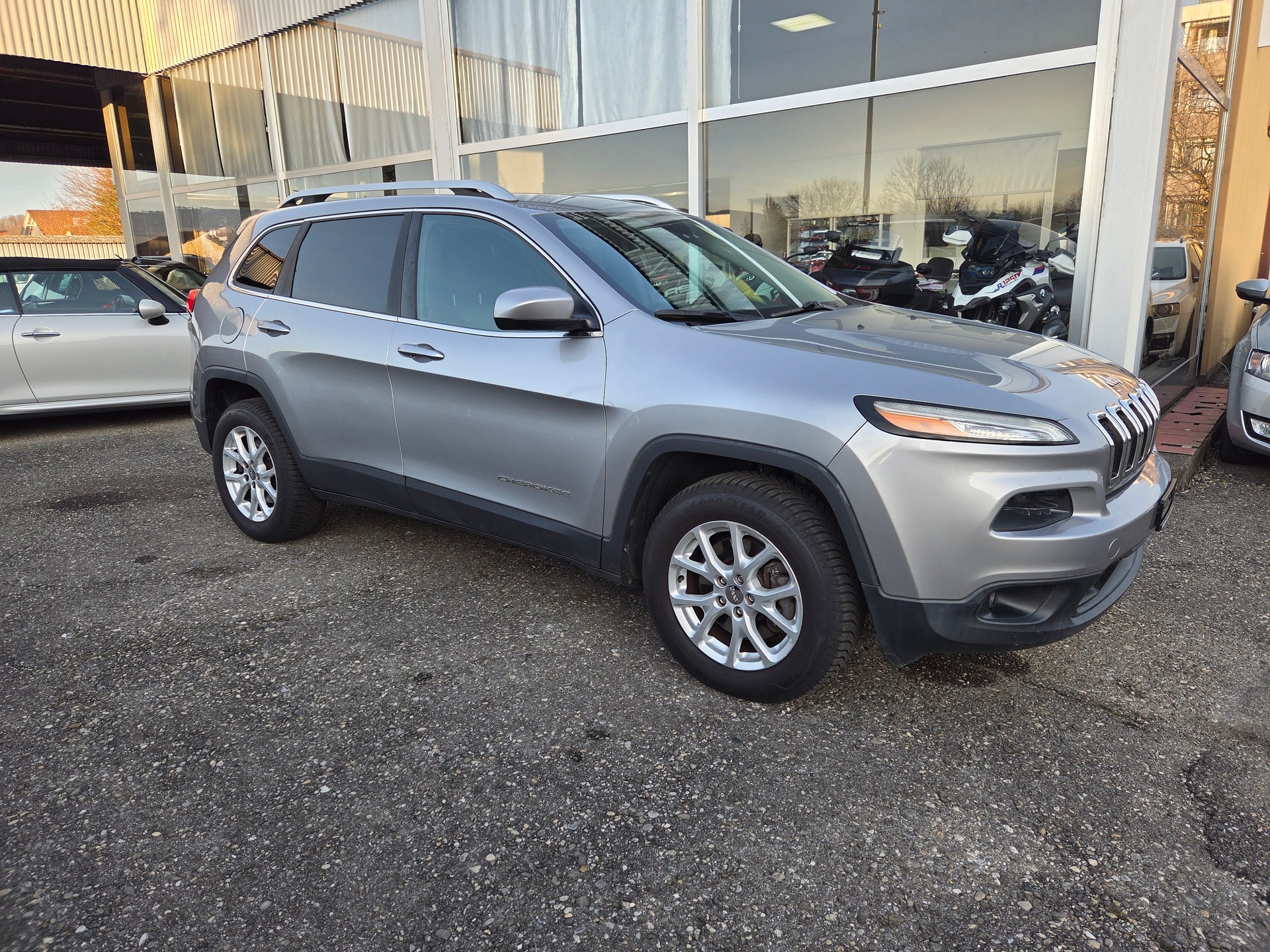 JEEP Cherokee 3.2 Limited AWD 9ATX-image-0