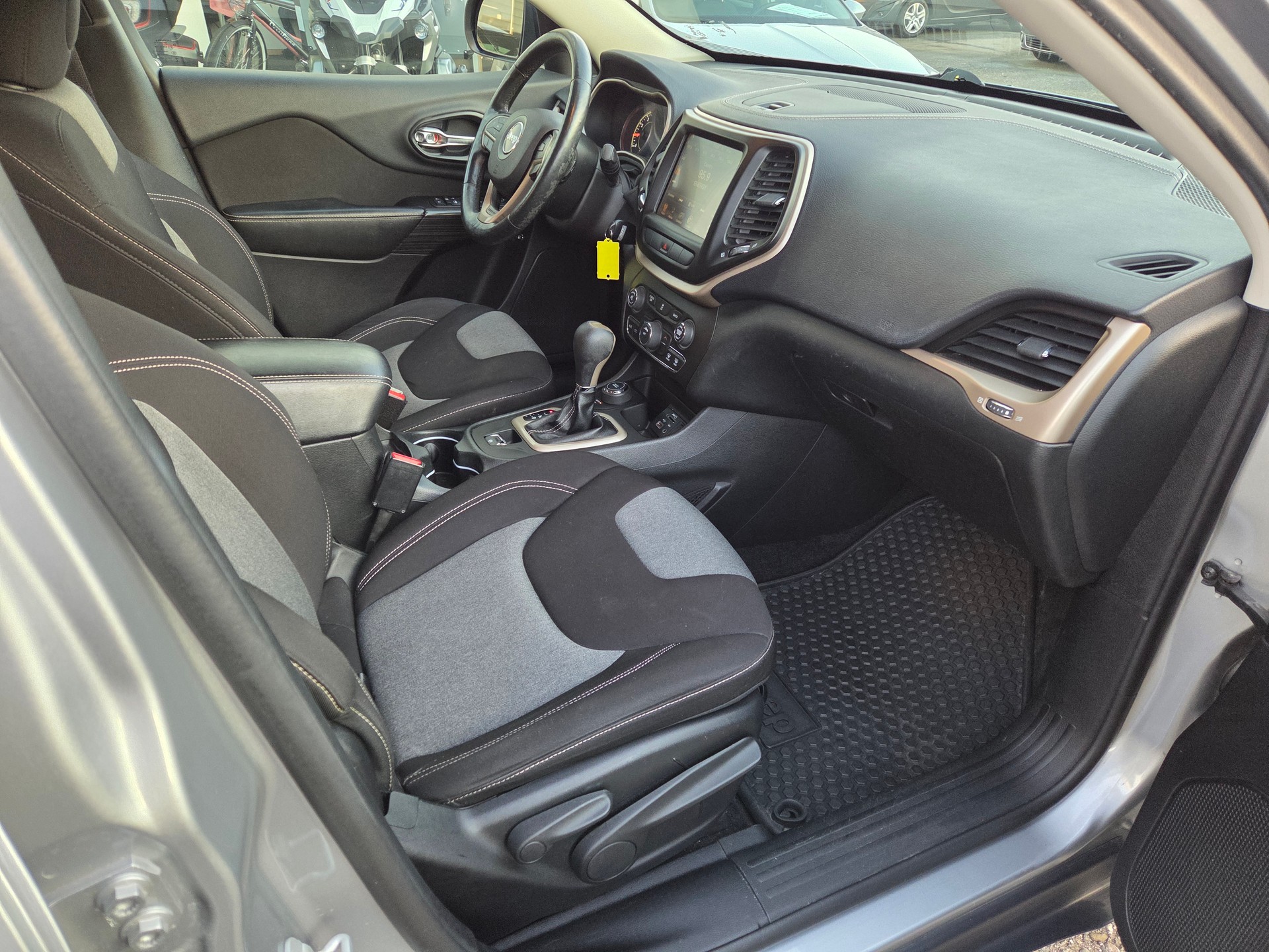 JEEP Cherokee 3.2 Limited AWD 9ATX-image-10