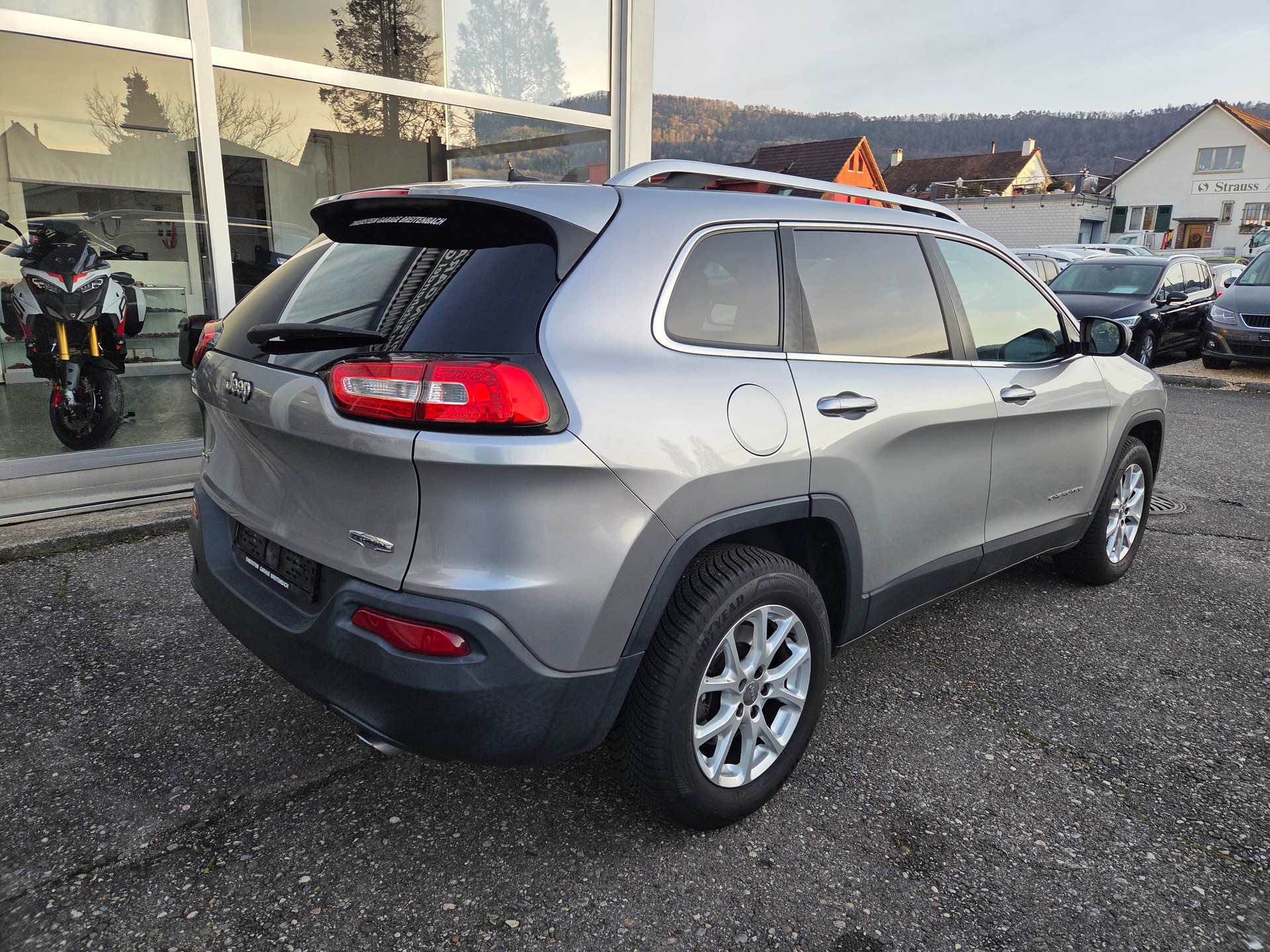 JEEP Cherokee 3.2 Limited AWD 9ATX-image-7