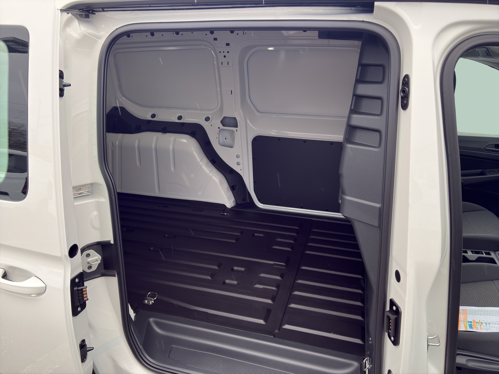 VW Caddy Cargo 2.0TDI Maxi 4Motion-image-11