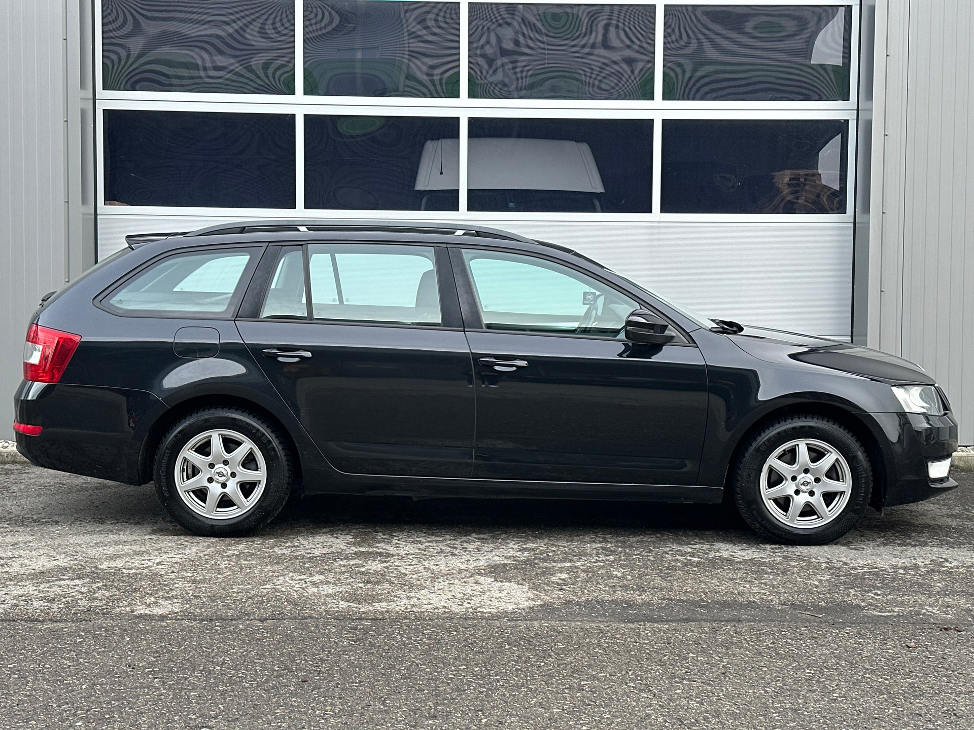 SKODA Octavia Combi 1.6 TDI Ambition 4x4-image-10