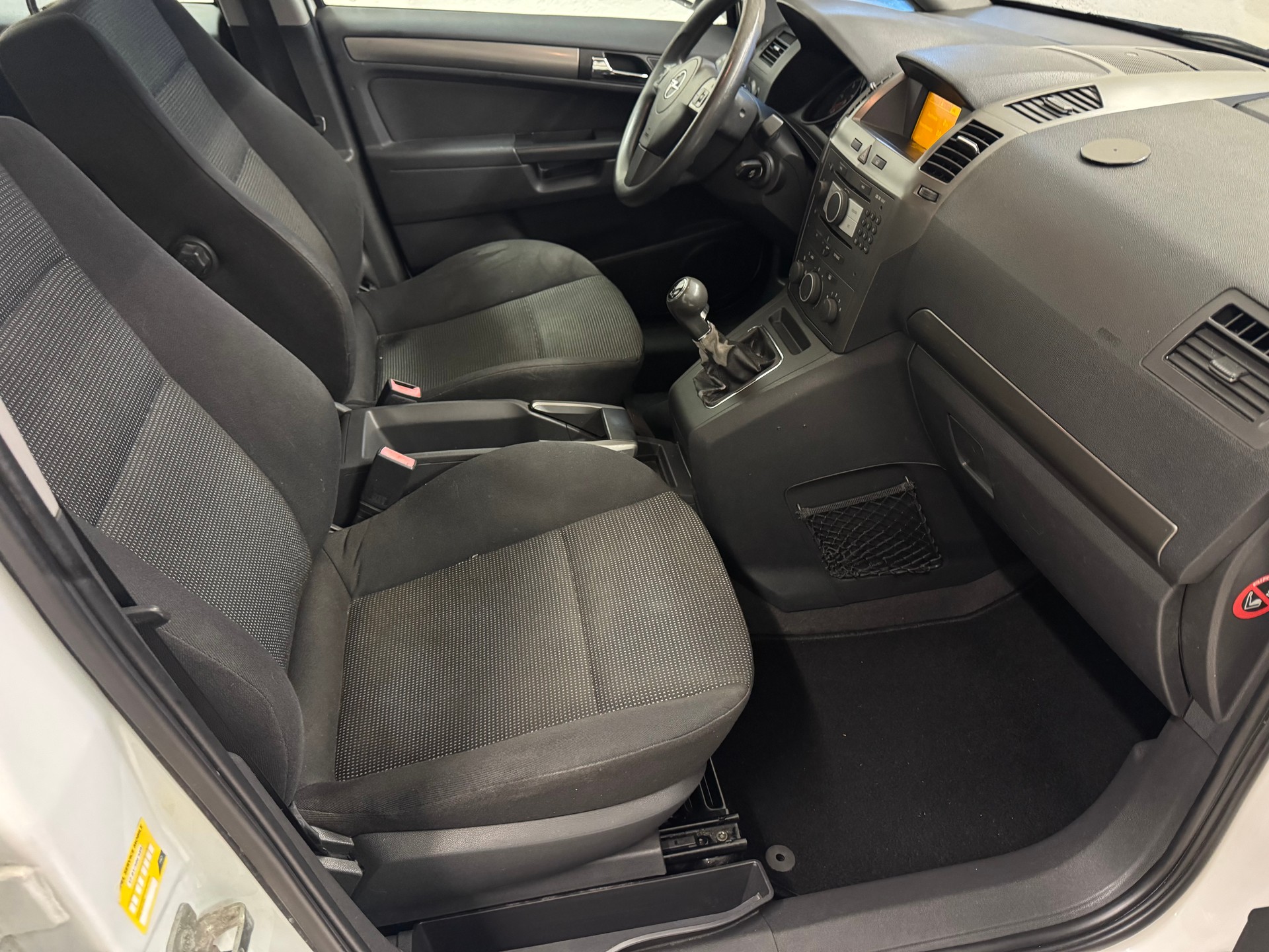 OPEL Zafira 1.9 CDTI Enjoy-image-10