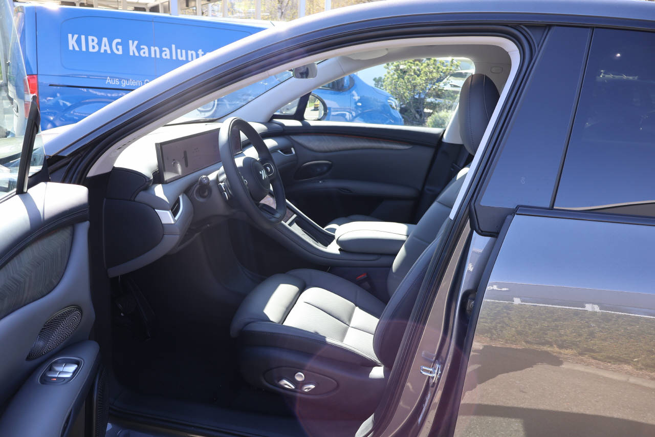 MG IM6 100 kWh Performance 4WD-image-9