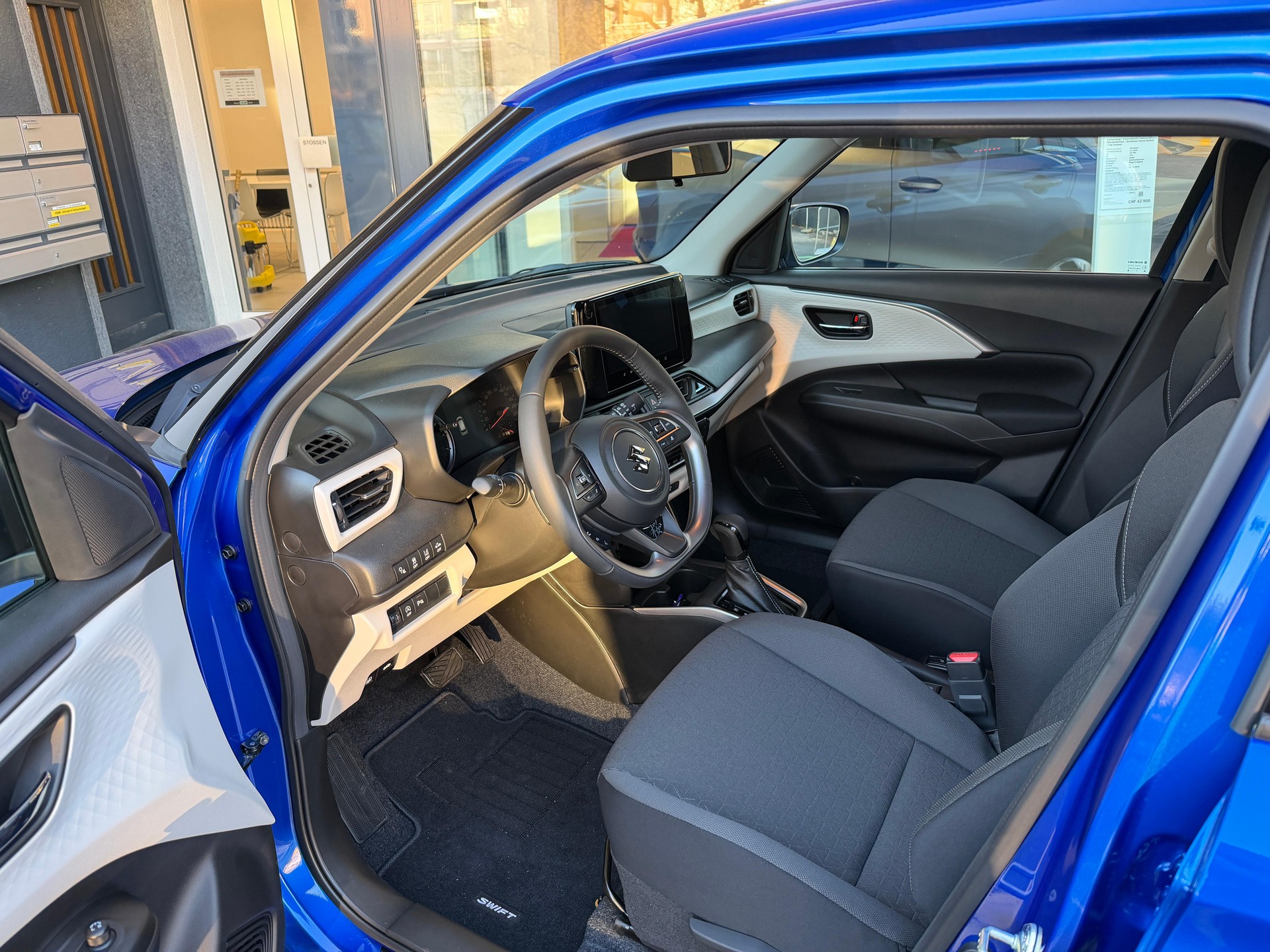 SUZUKI Swift 1.2 Sakura Top Hybrid-image-8