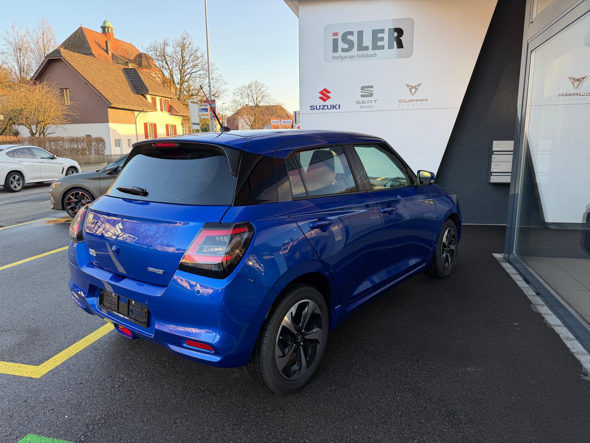 SUZUKI Swift 1.2 Sakura Top Hybrid-image-5