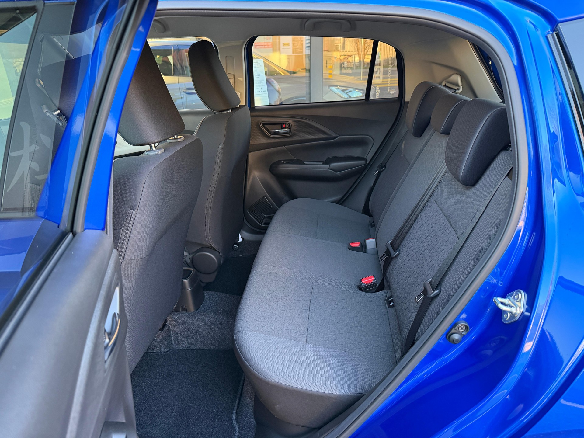 SUZUKI Swift 1.2 Sakura Top Hybrid-image-6