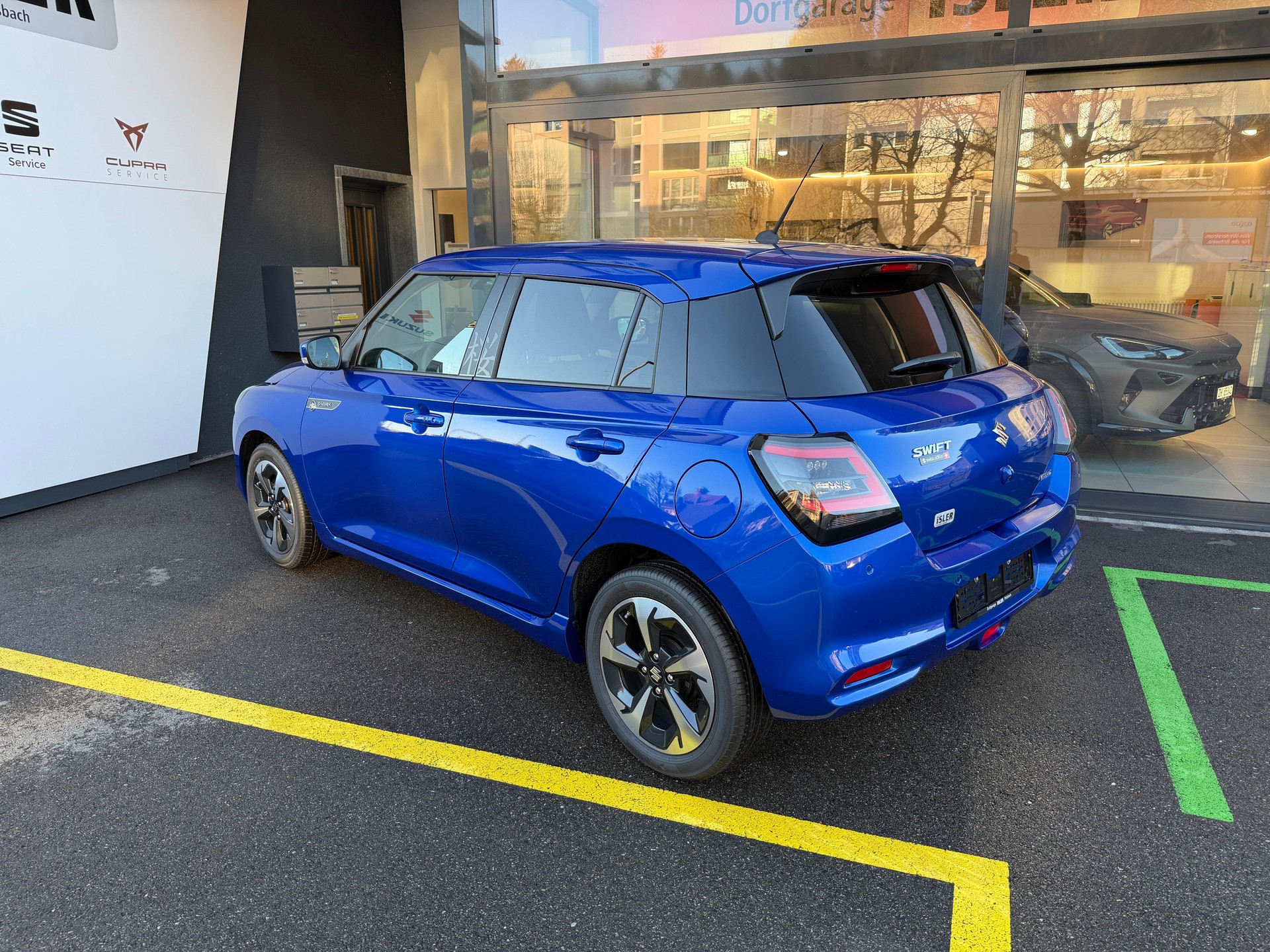 SUZUKI Swift 1.2 Sakura Top Hybrid-image-3