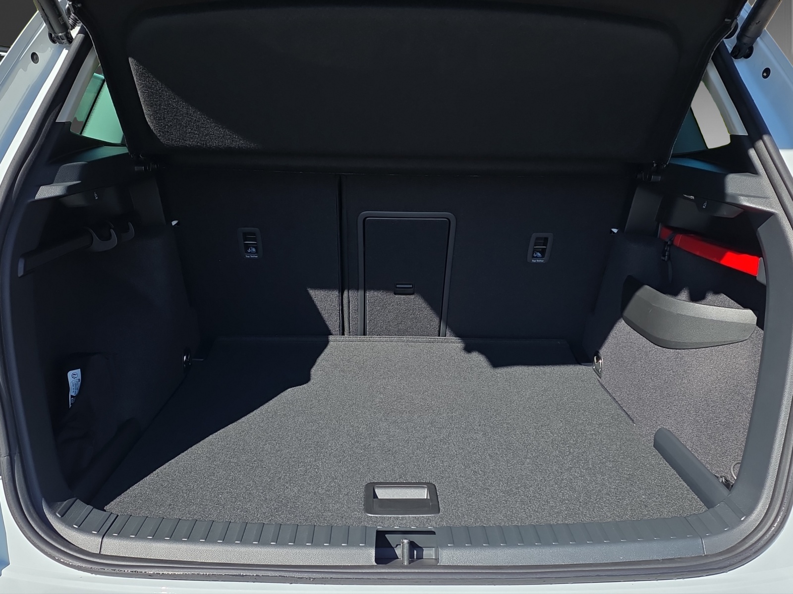 SKODA Karoq 2.0 TDI CR Dynamic 4x4 DSG-image-9
