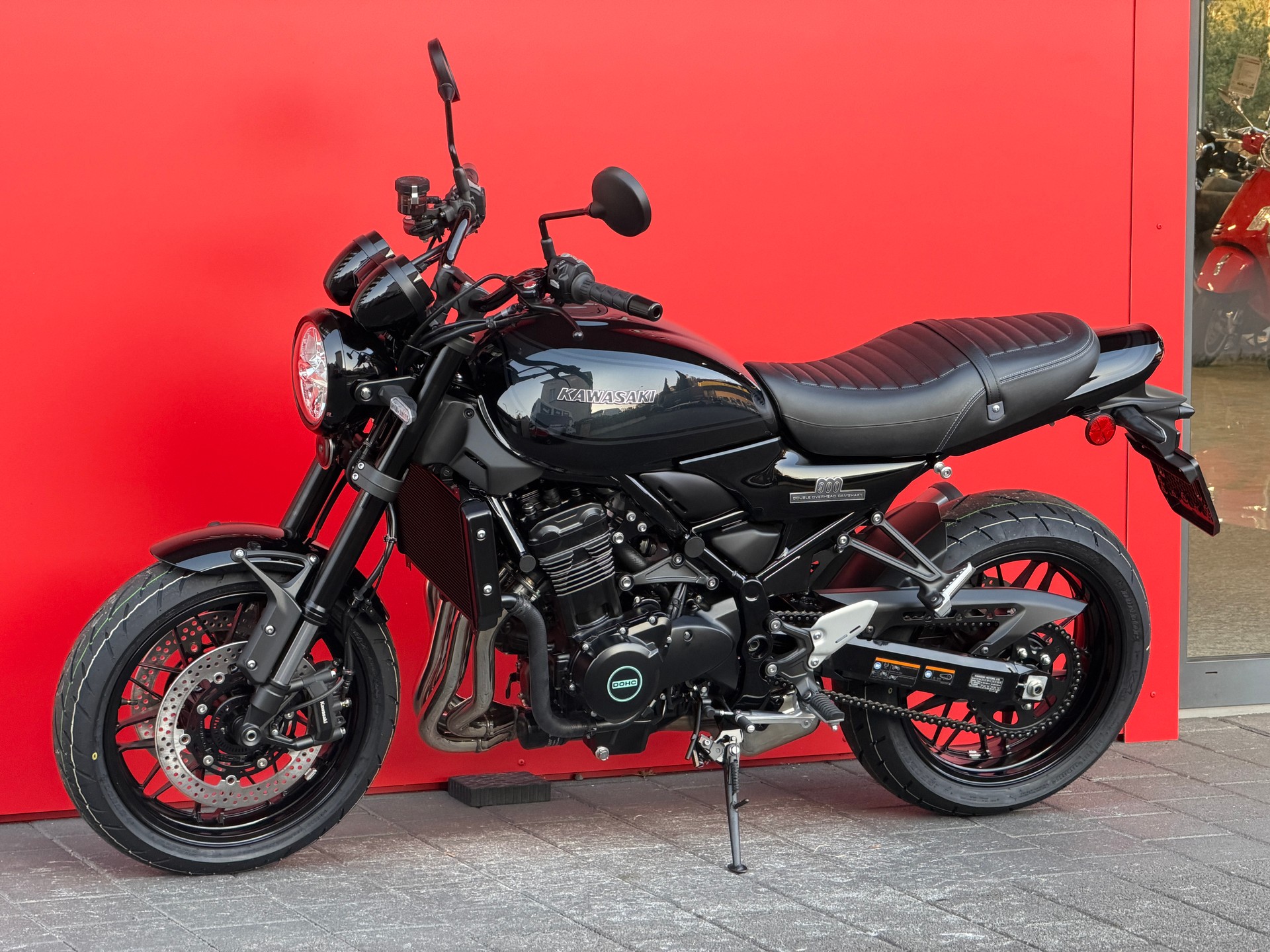 KAWASAKI Z 900 RS Black Ball Edition-image-12