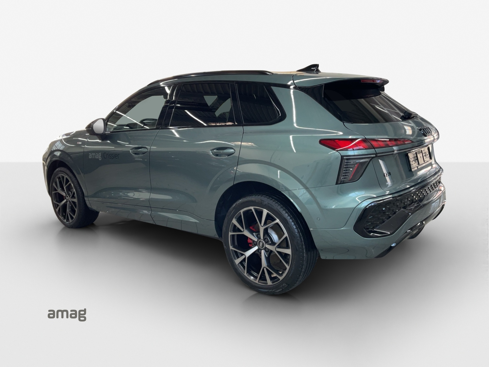 AUDI Q3 SUV 110 kW TFSI S tronic-image-2