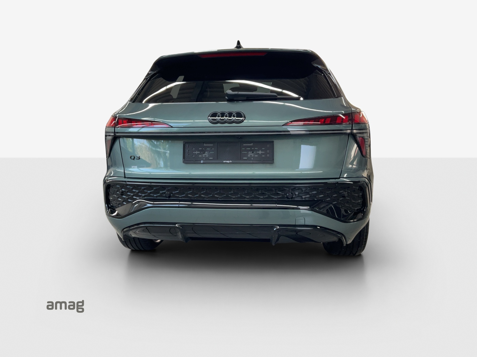 AUDI Q3 SUV 110 kW TFSI S tronic-image-3