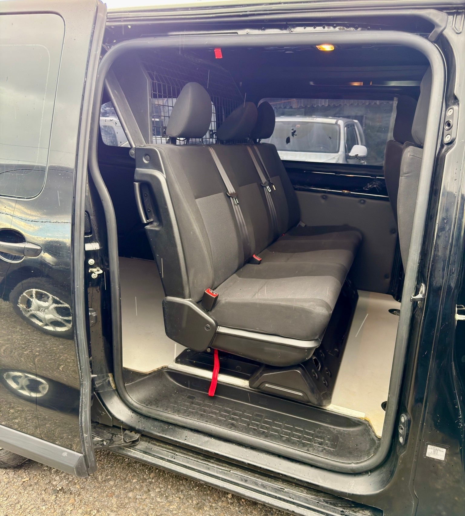CITROEN Jumpy 2.0 BlueHDi XL Swiss Edition 6 Plätze, 145PS, Navigation, Rückfahrtkamera, AHK 2.5 T-image-14