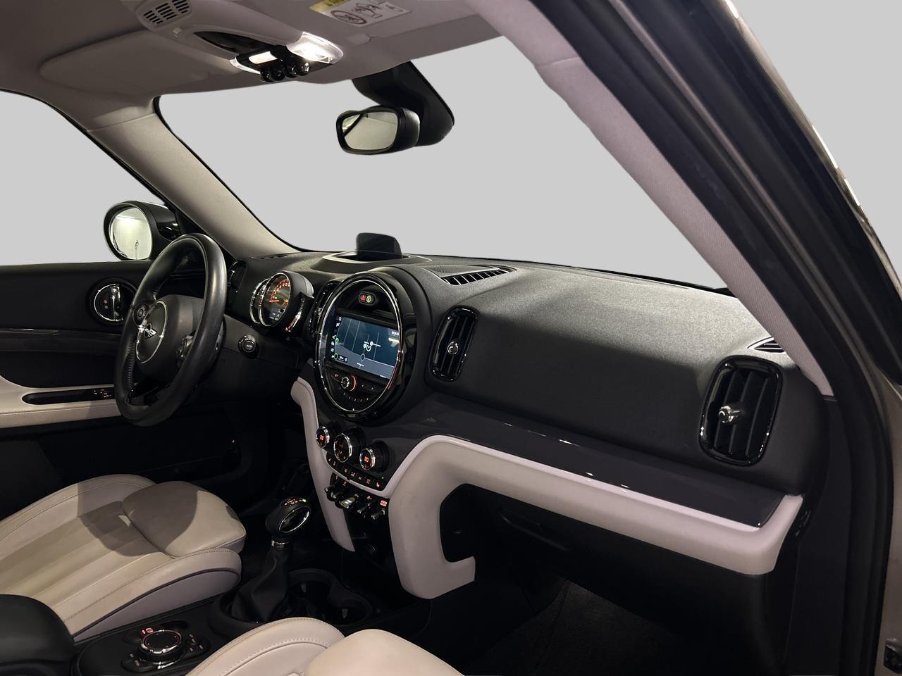 MINI Countryman Cooper SE ALL4-image-20