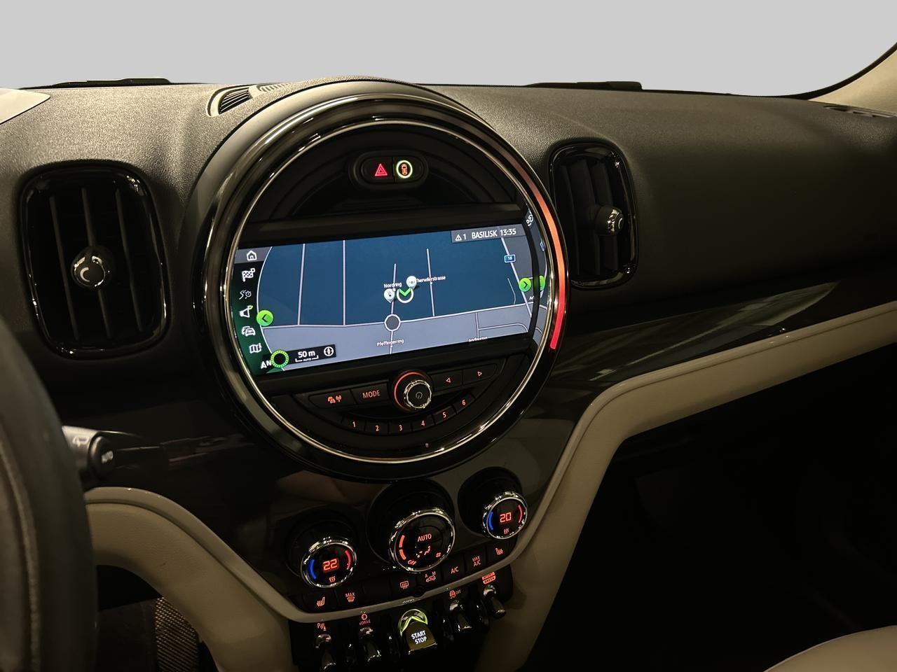 MINI Countryman Cooper SE ALL4-image-17