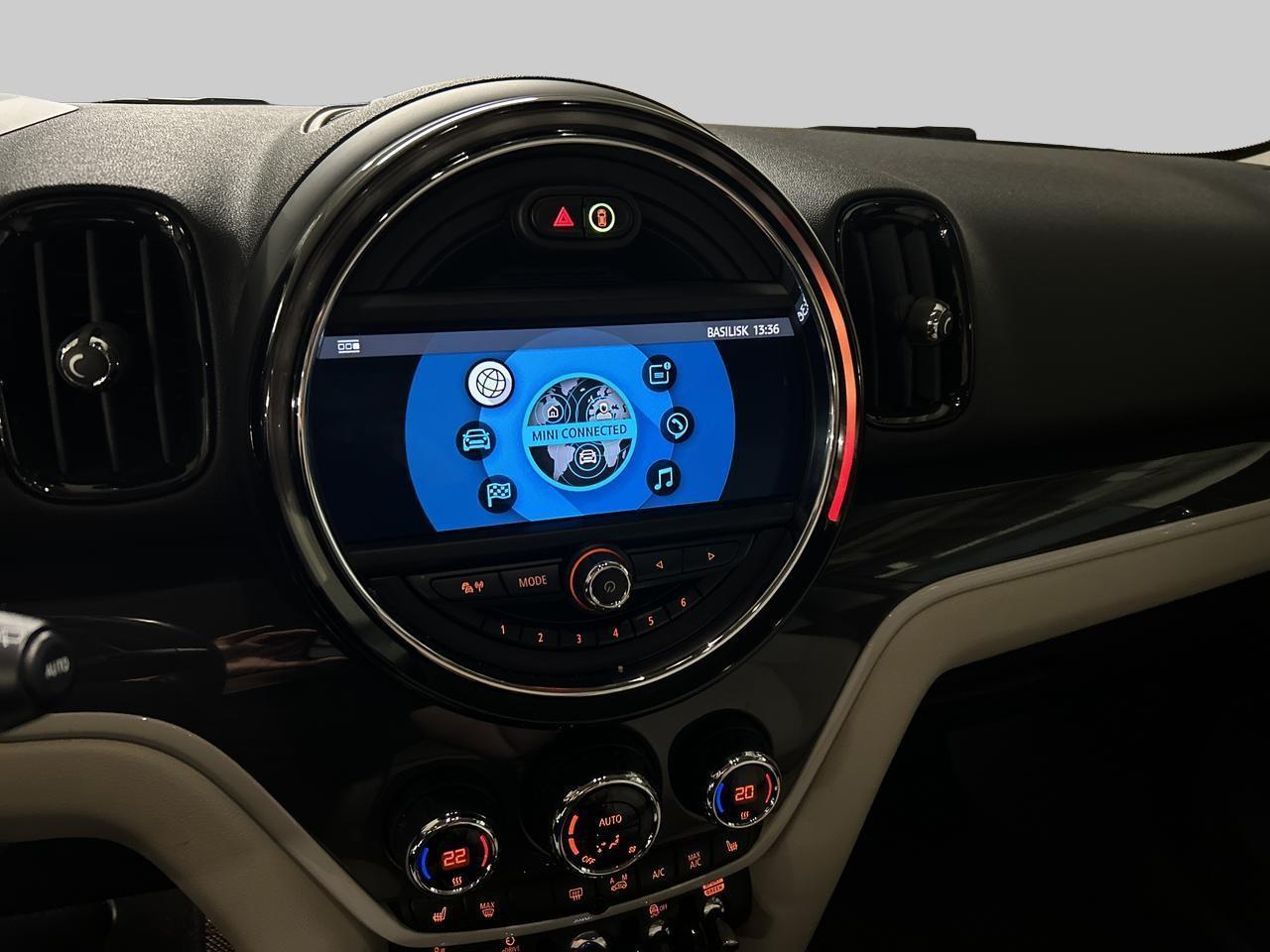 MINI Countryman Cooper SE ALL4-image-18