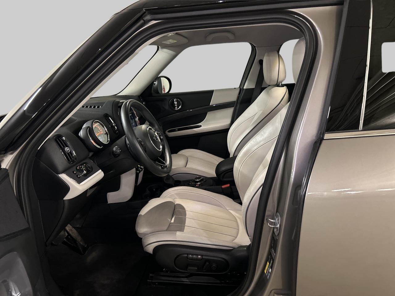 MINI Countryman Cooper SE ALL4-image-9
