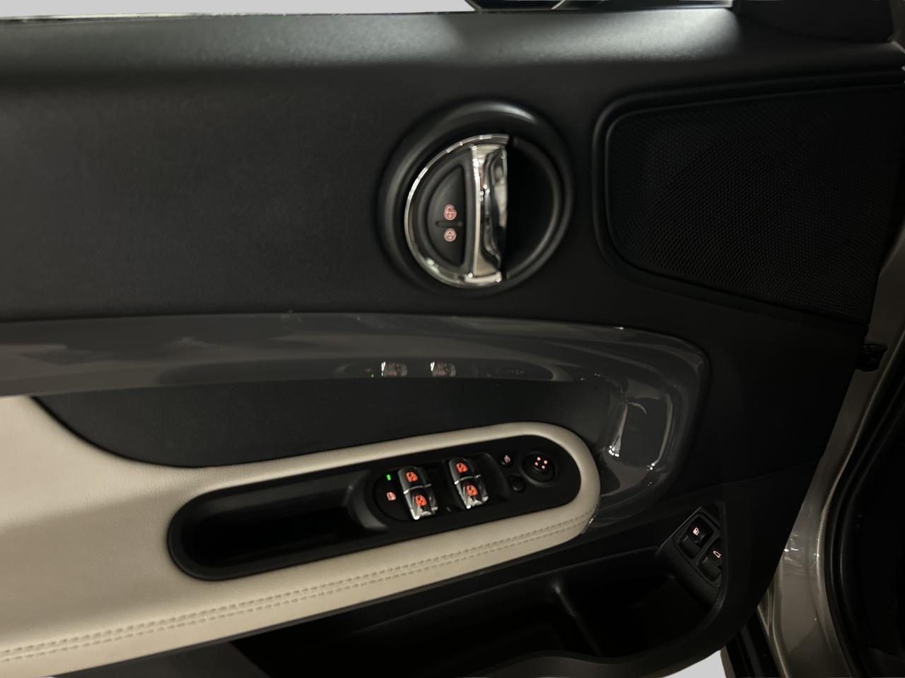 MINI Countryman Cooper SE ALL4-image-10