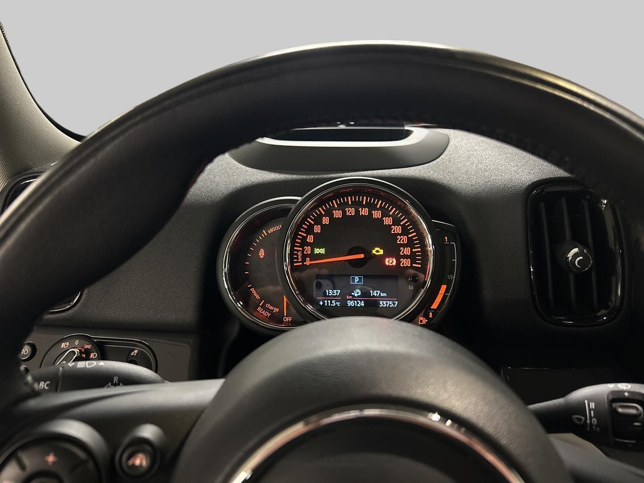 MINI Countryman Cooper SE ALL4-image-12
