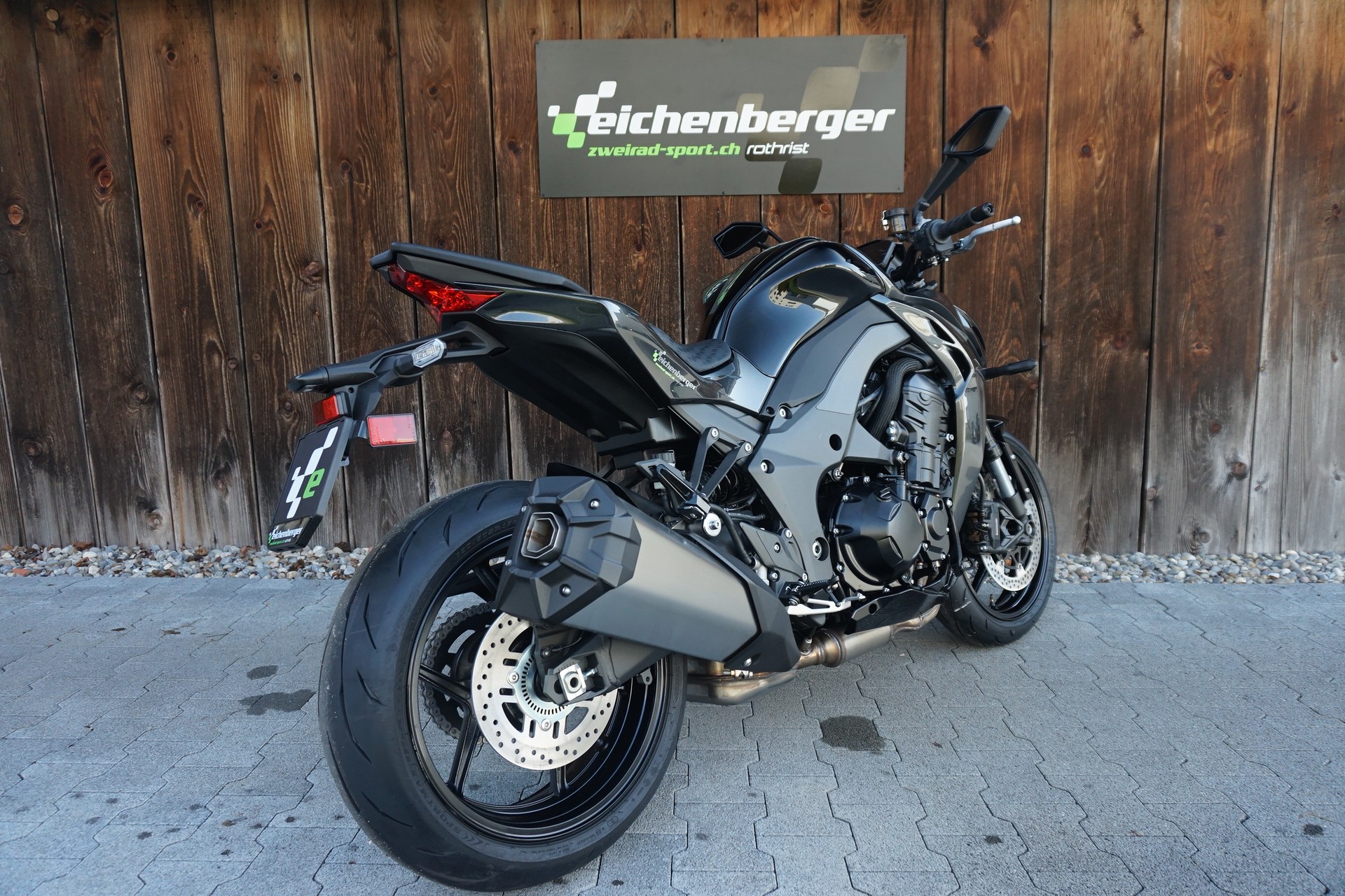 KAWASAKI Z 1100 ABS MY16-showroom-element-3