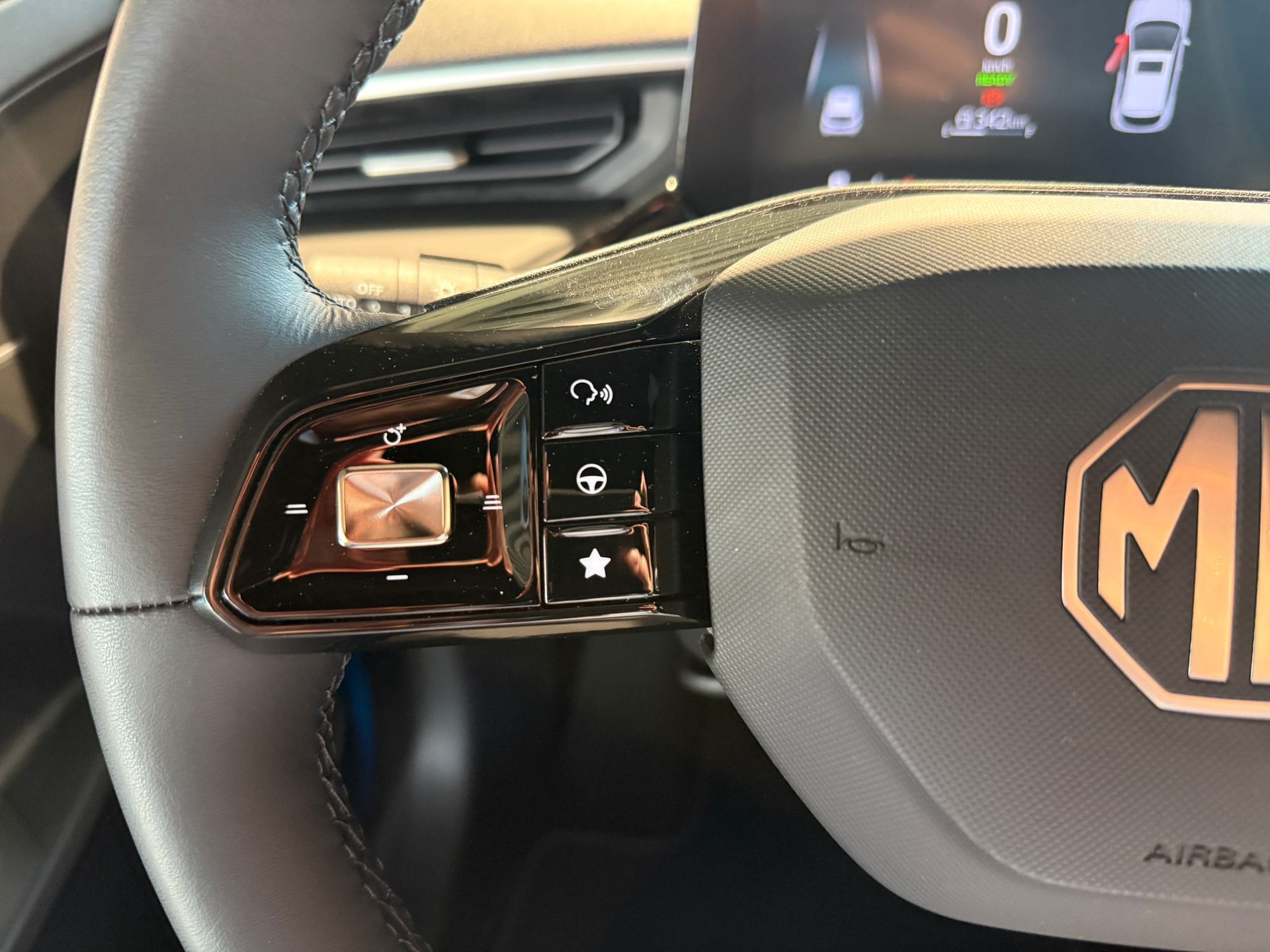 MG 3 1.5 Hybrid Luxury Aut.-image-11
