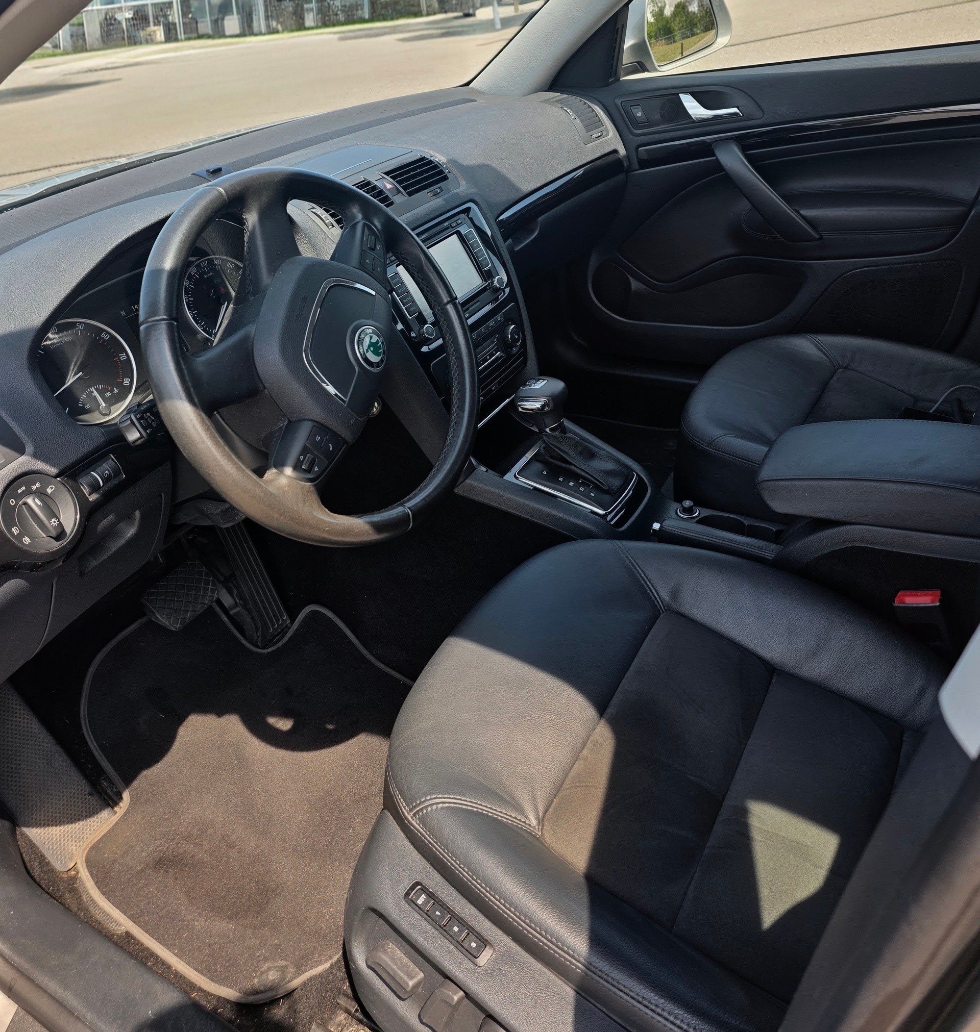 SKODA Octavia 1.8 TSI Laurin & Klement DSG-image-12