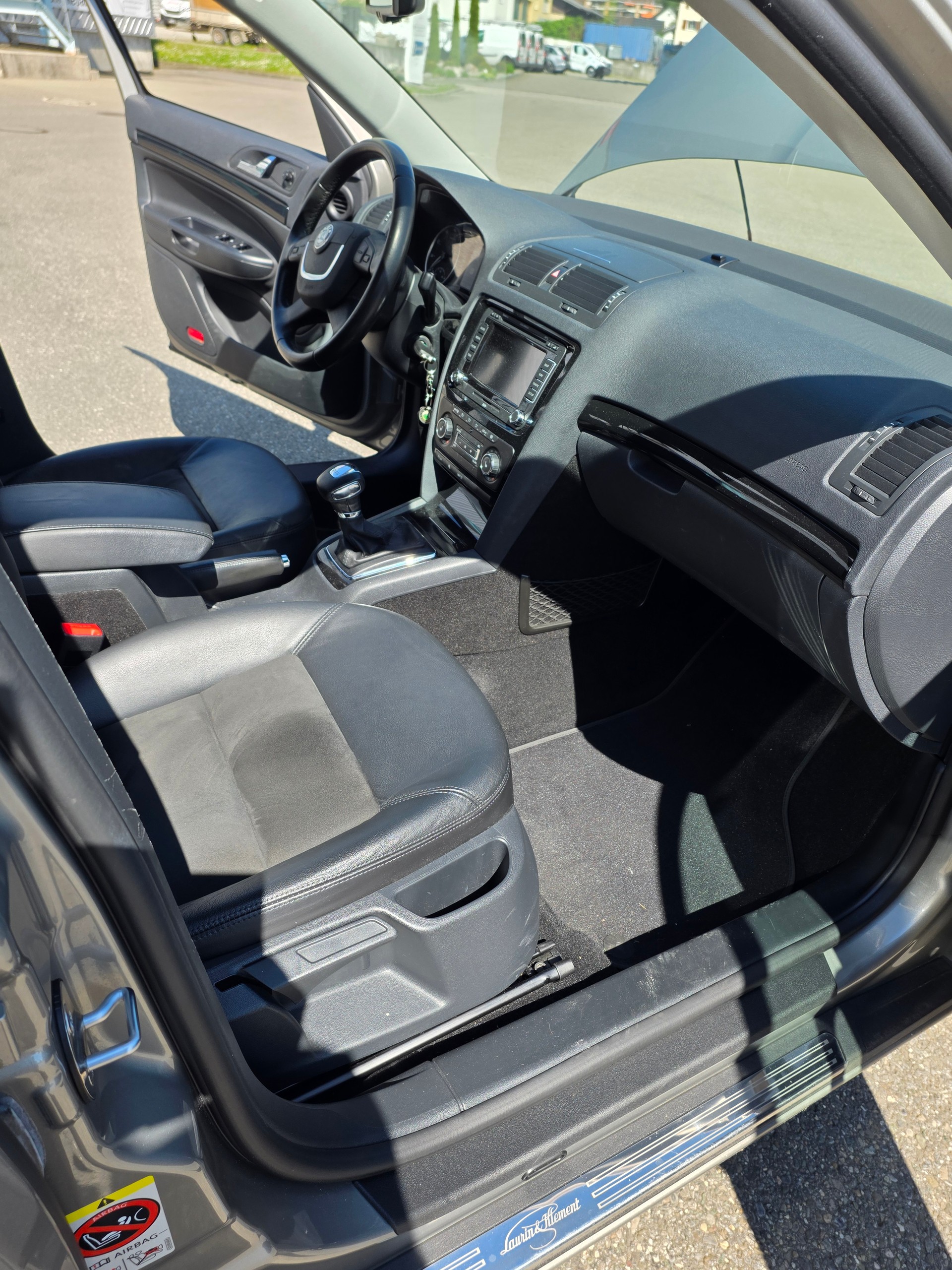 SKODA Octavia 1.8 TSI Laurin & Klement DSG-image-5