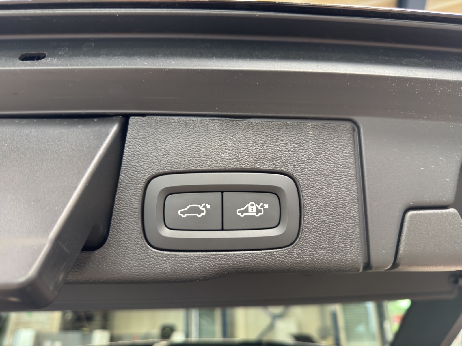 VOLVO XC60 2.0 T8 TE Plus Dark eAWD-image-15