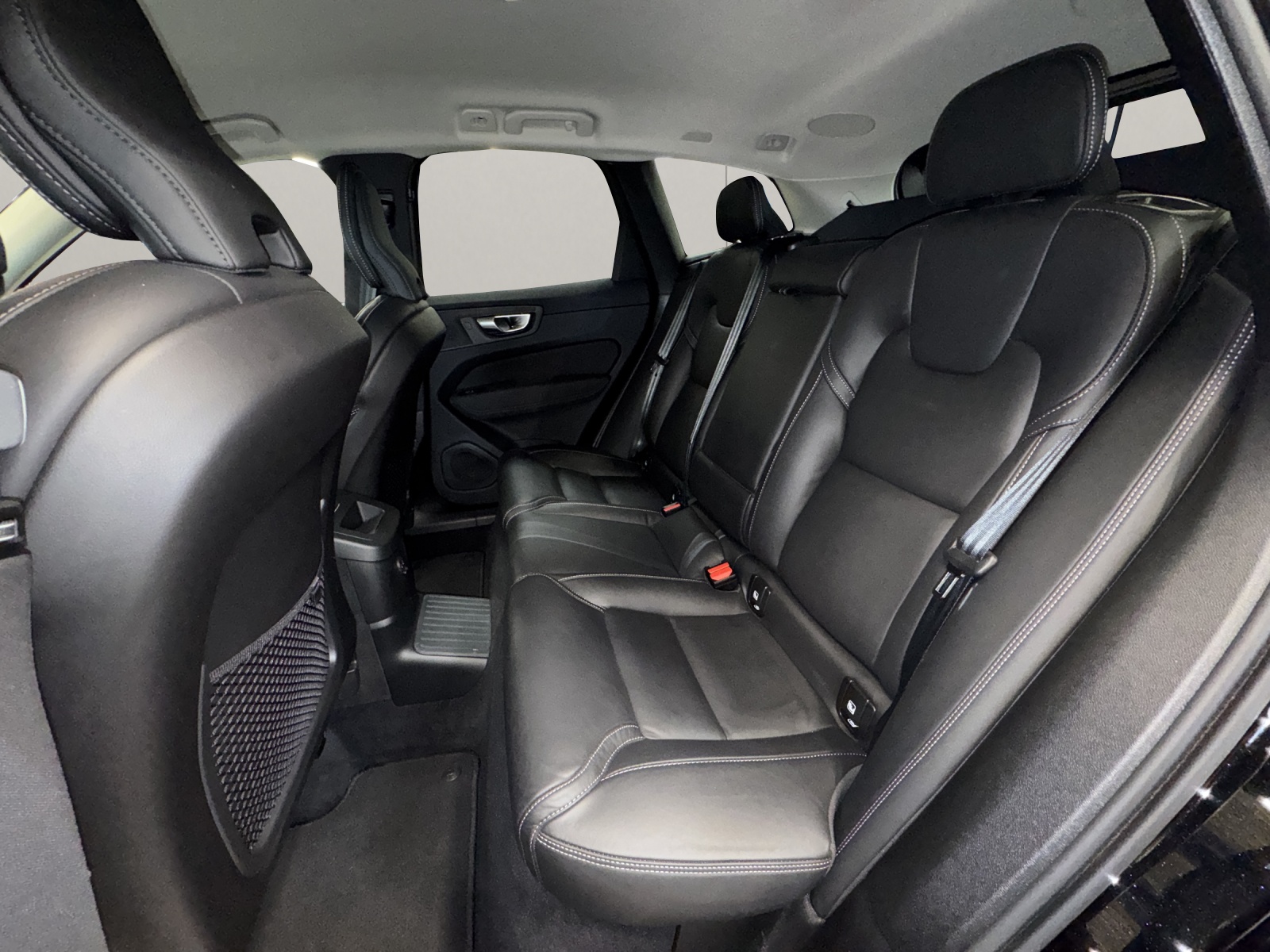 VOLVO XC60 2.0 T8 TE Plus Dark eAWD-image-12