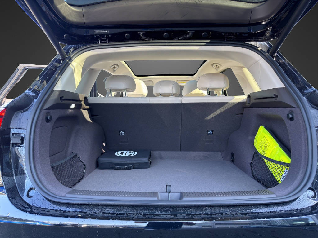 MG S6 EV 77 kWh Luxury 4WD-image-9