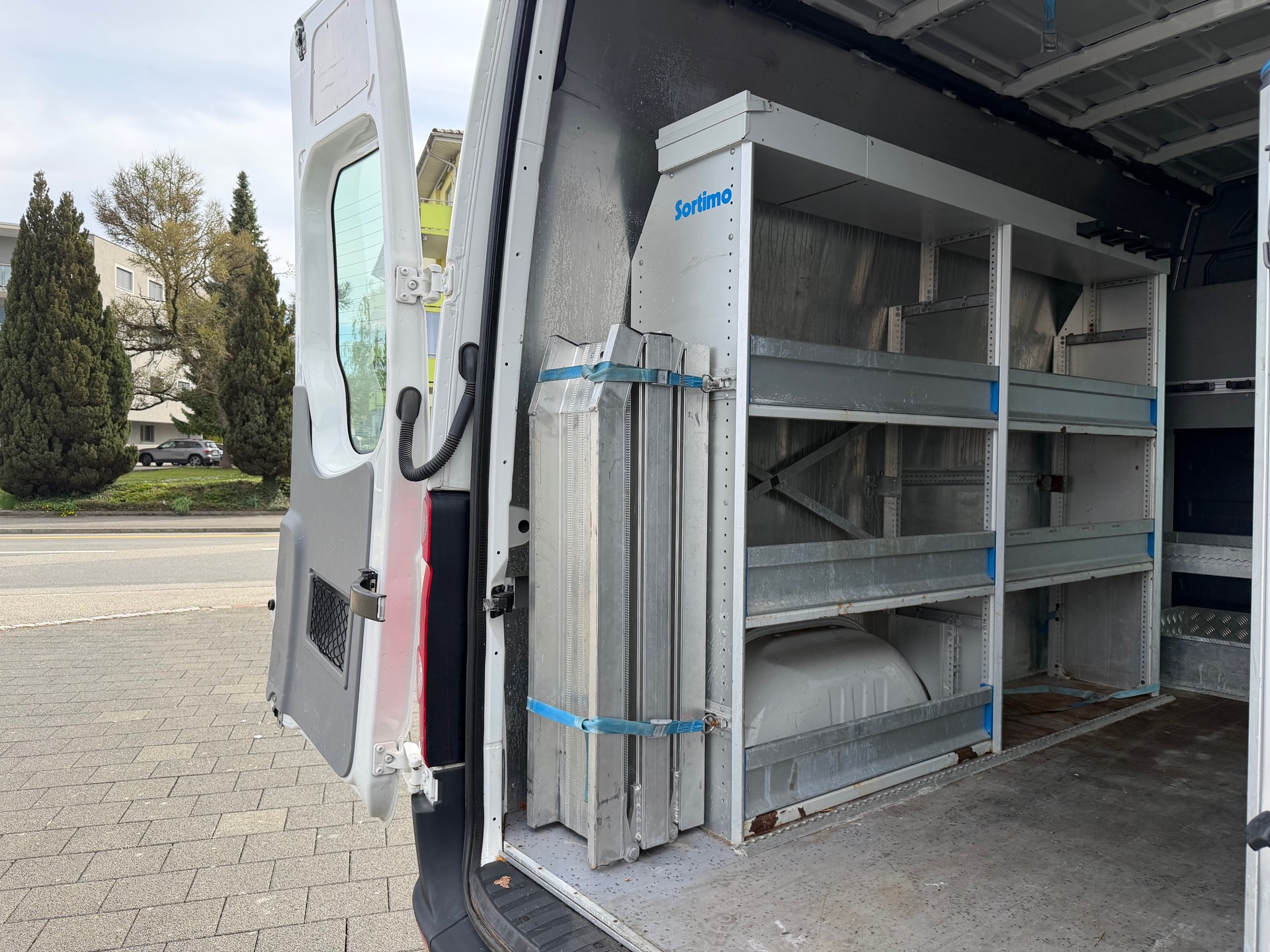 VW Crafter 35 2.0 TDI CR-image-15