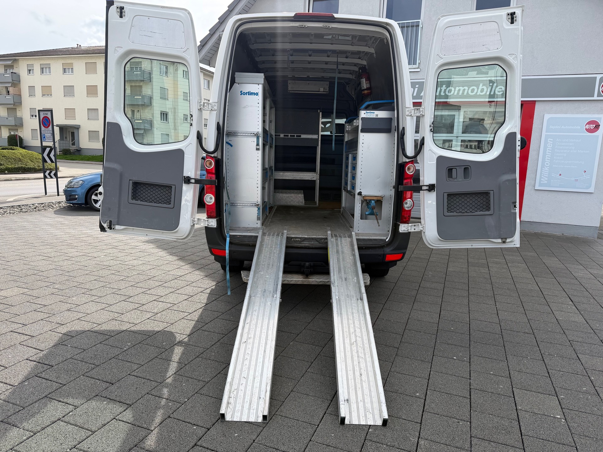 VW Crafter 35 2.0 TDI CR-image-0