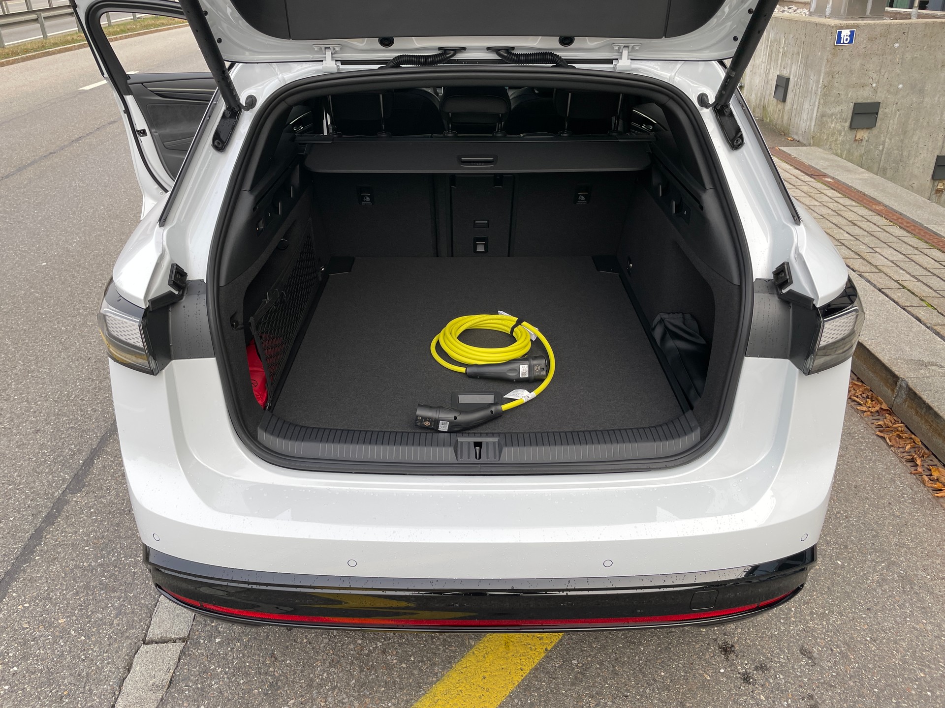 VW ID.7 Tourer Pro 77 kWh m. Wärmepumpe-image-5