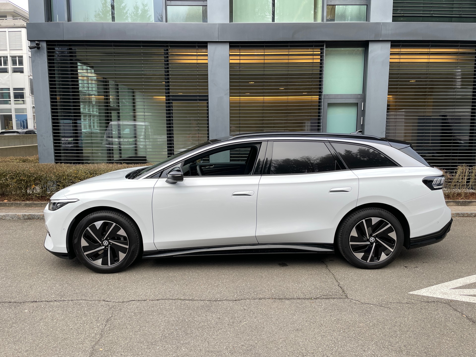 VW ID.7 Tourer Pro 77 kWh m. Wärmepumpe-image-7