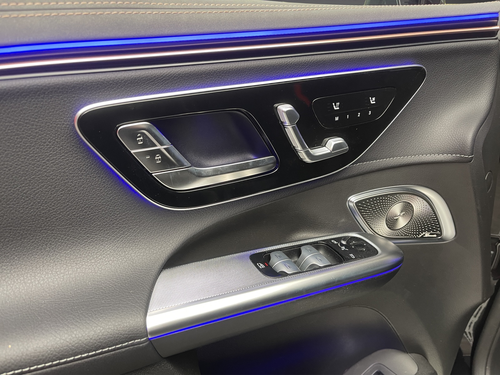 MERCEDES-BENZ EQE 350 4MATIC "Excellence Edition"-image-12