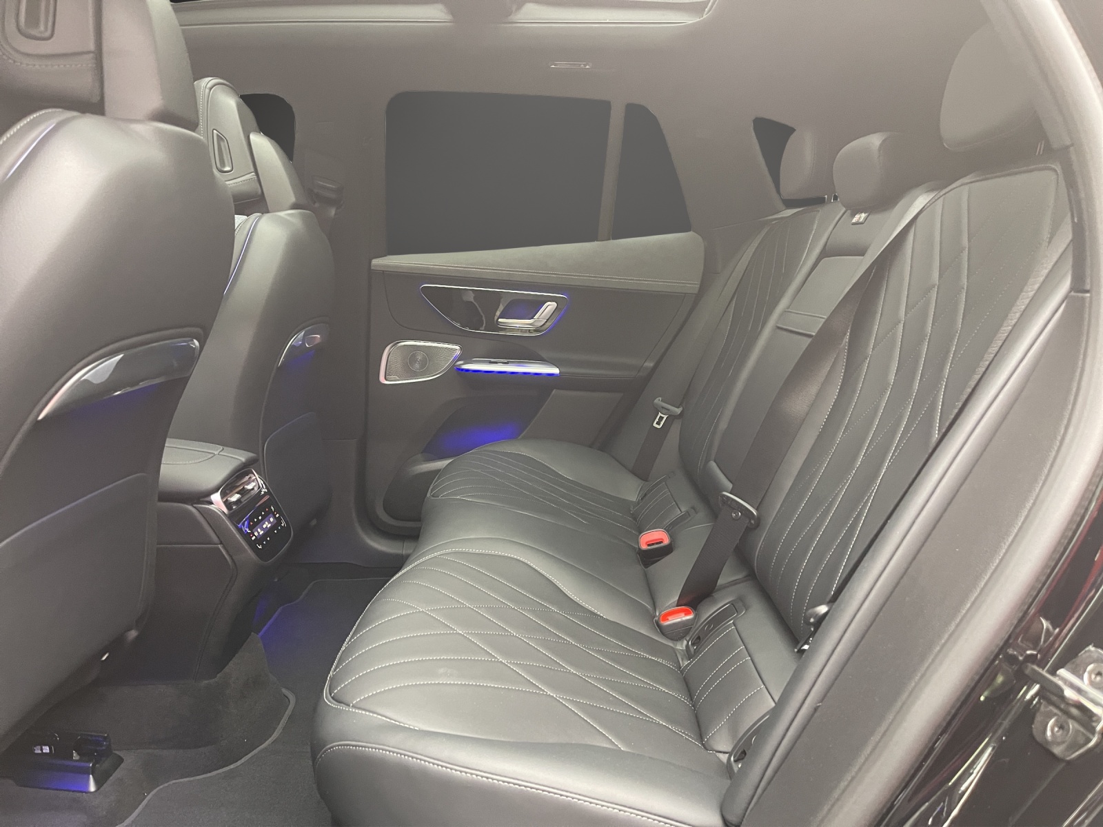 MERCEDES-BENZ EQE 350 4MATIC "Excellence Edition"-image-10