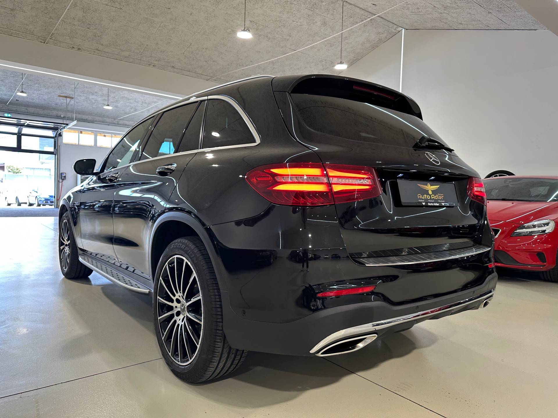 MERCEDES-BENZ GLC 350 e AMG Line 4Matic 7G-Tronic-image-6