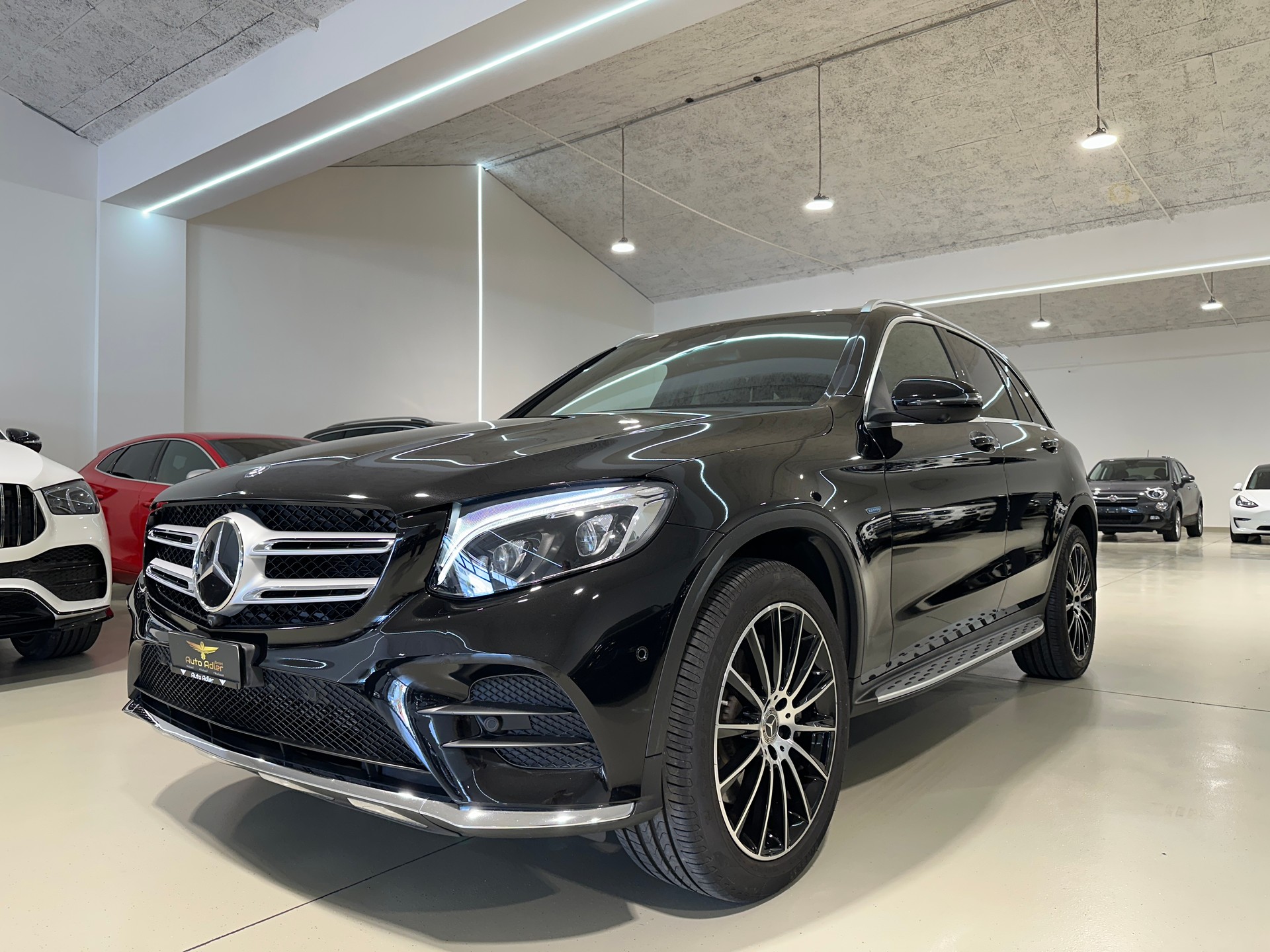 MERCEDES-BENZ GLC 350 e AMG Line 4Matic 7G-Tronic-image-2