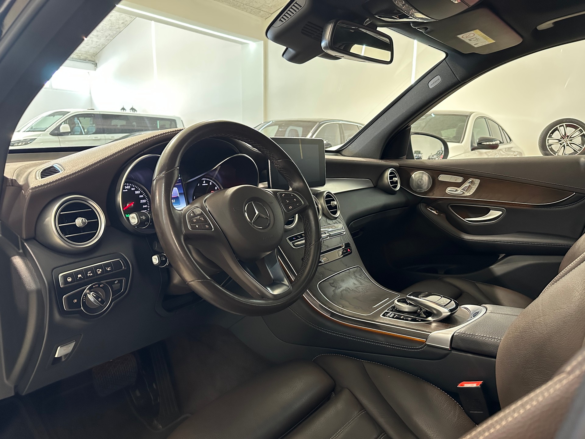 MERCEDES-BENZ GLC 350 e AMG Line 4Matic 7G-Tronic-image-1