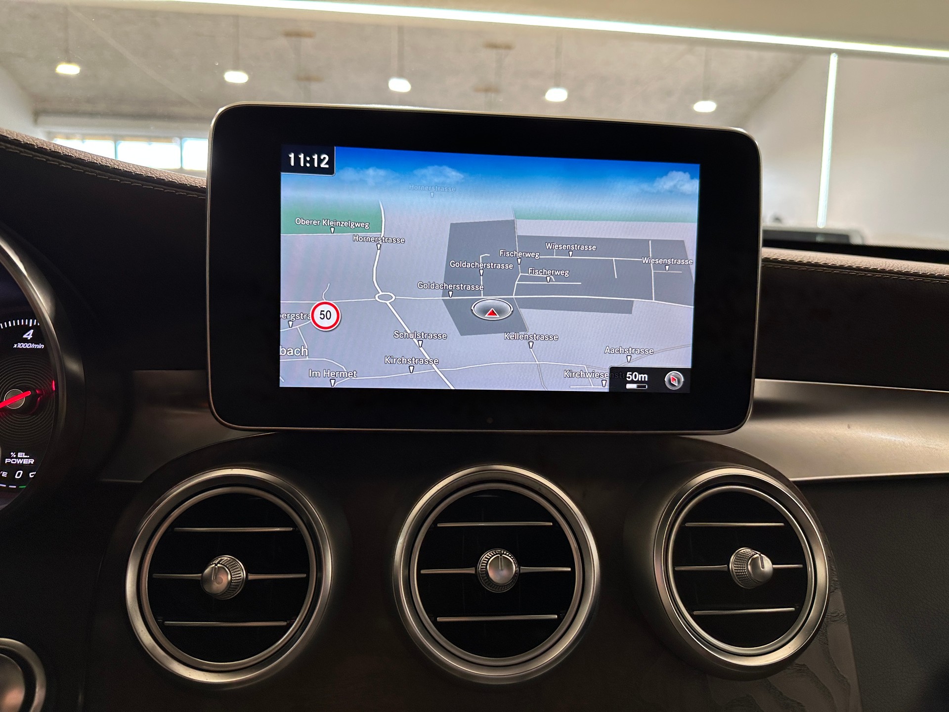 MERCEDES-BENZ GLC 350 e AMG Line 4Matic 7G-Tronic-image-18