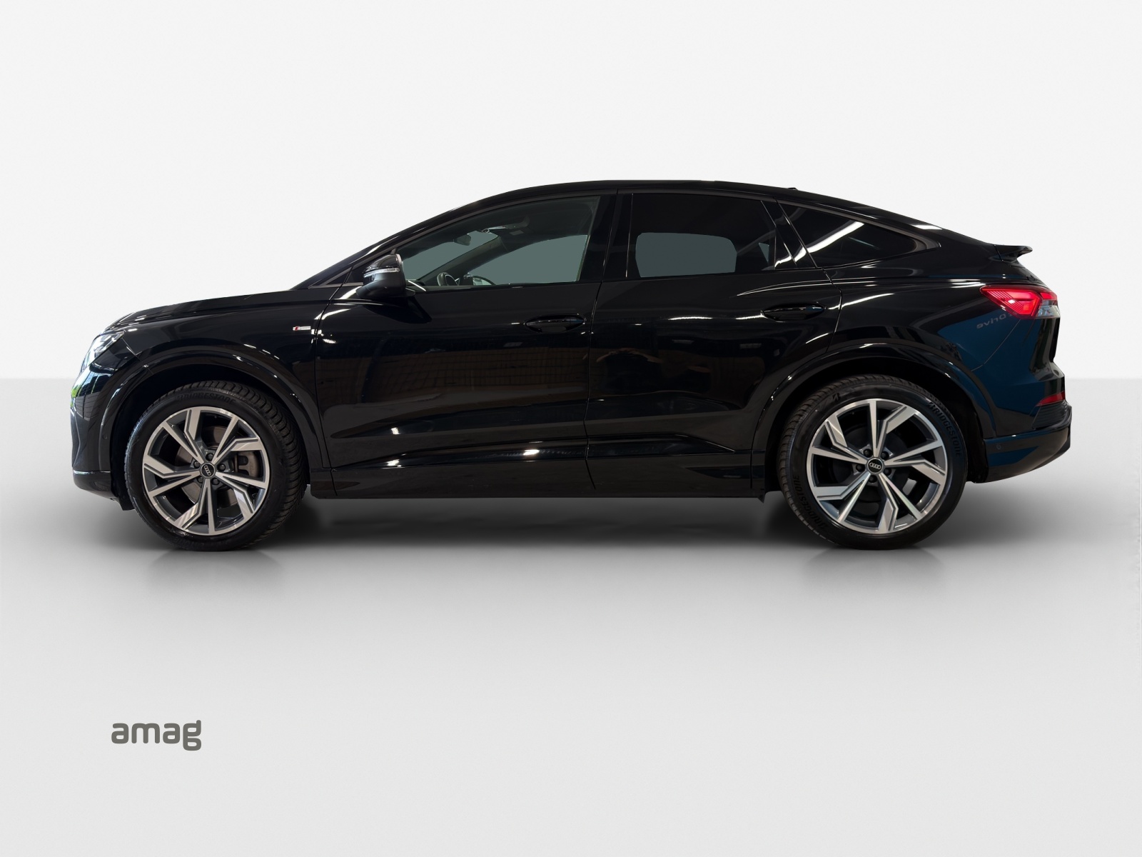 AUDI Q4 Sportback e-tron 50 quattro-image-1
